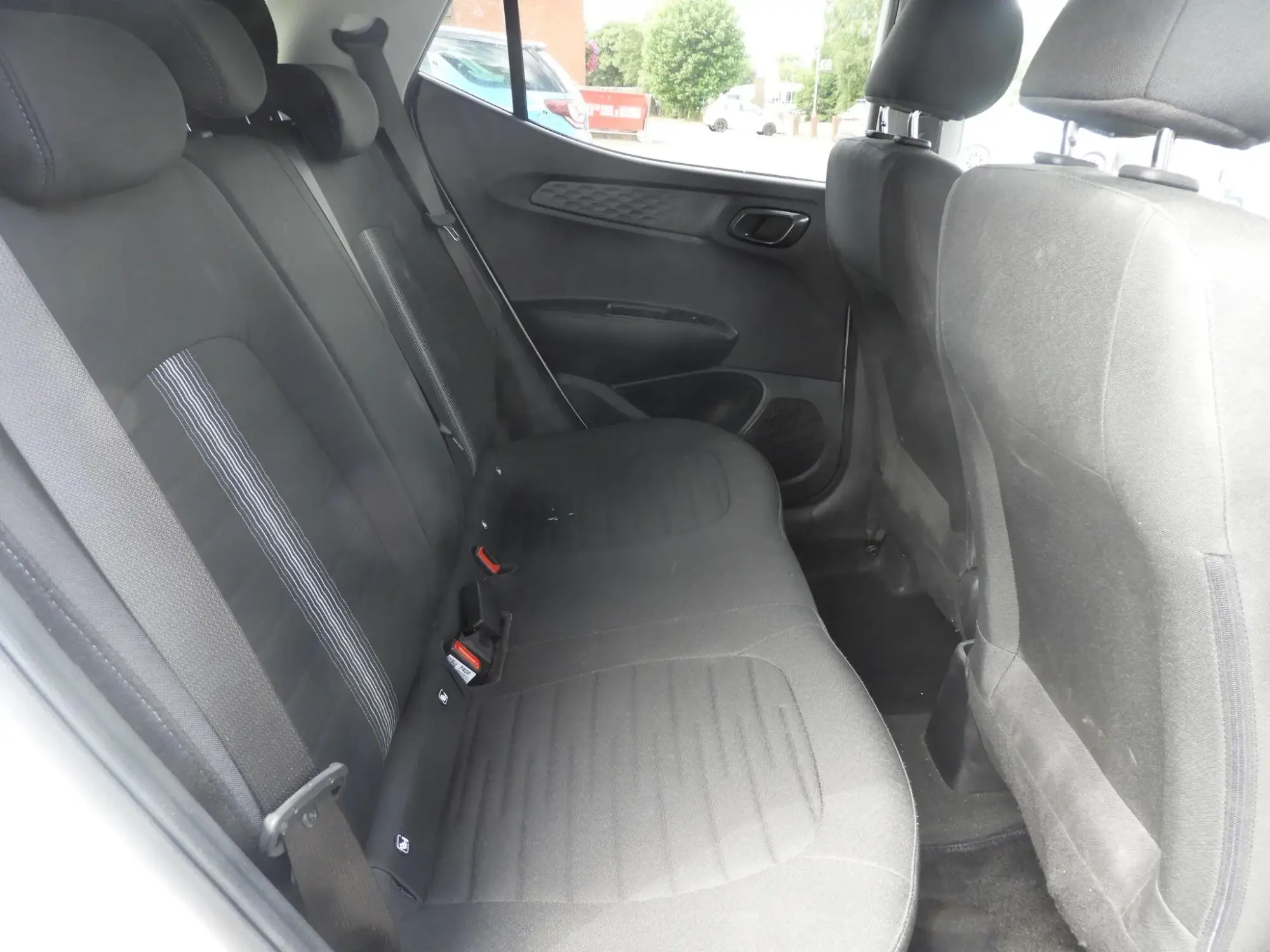 Hyundai i10 Image 14