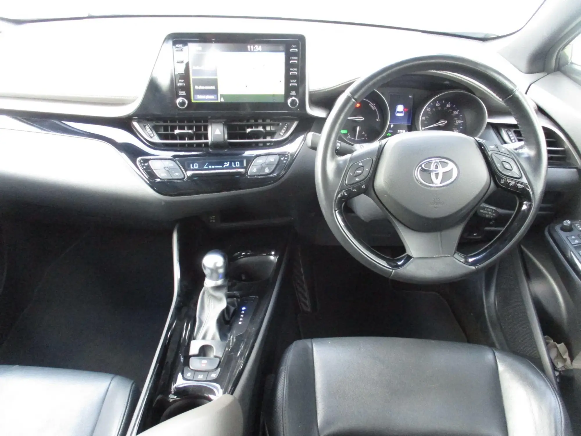 Toyota C-HR Self-Charging Hybrid Image 14 Toyota C-HR Self-Charging Hybrid Image 14