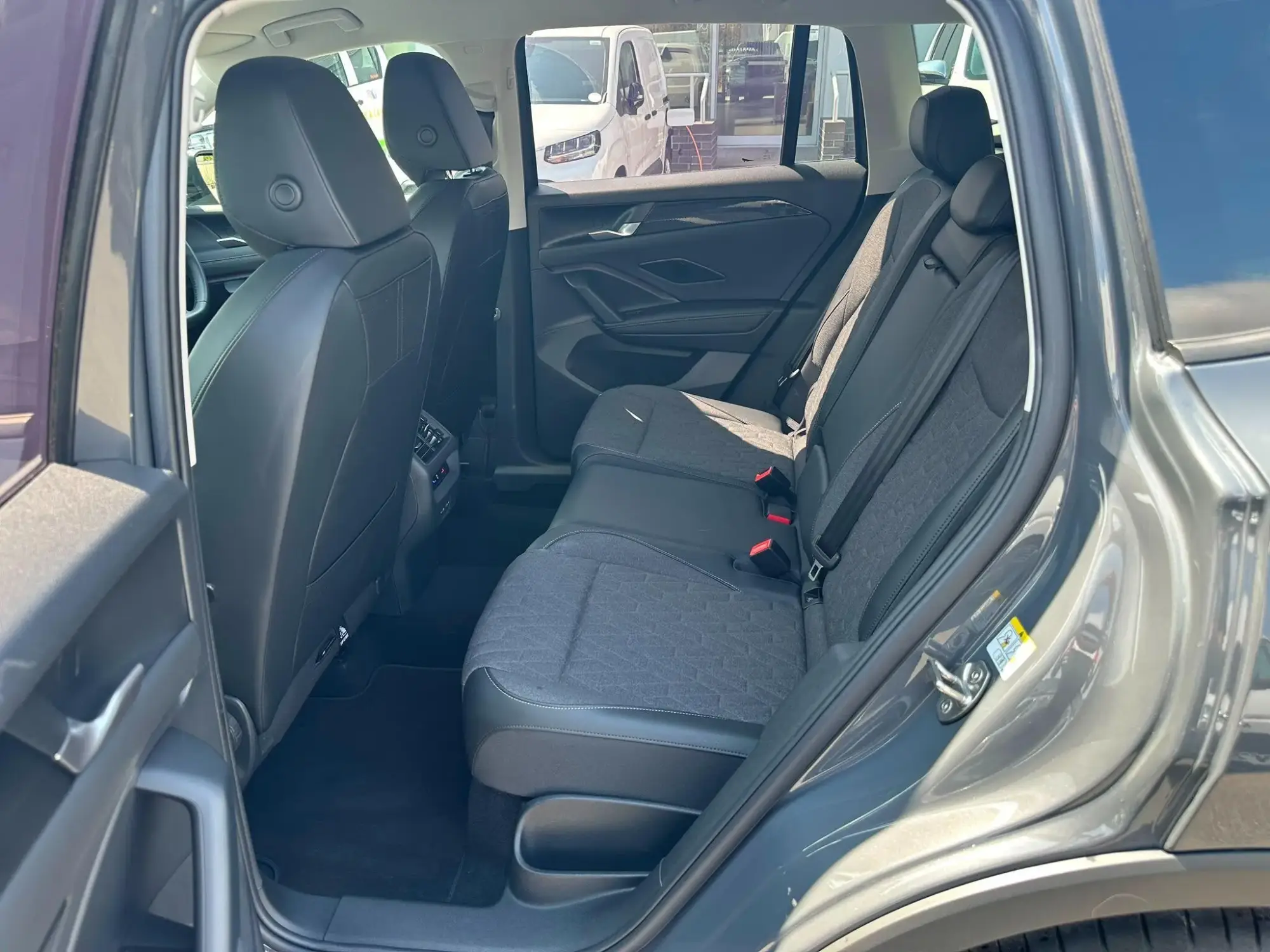 Volkswagen Tiguan Image 12