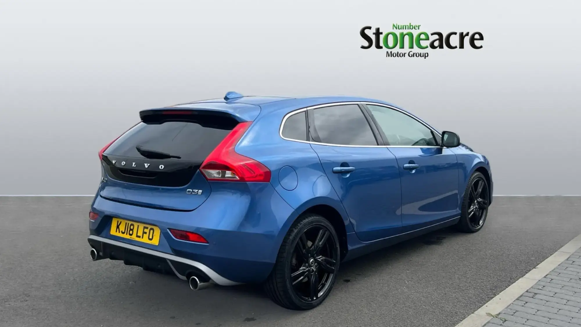 Volvo V40 Image 2