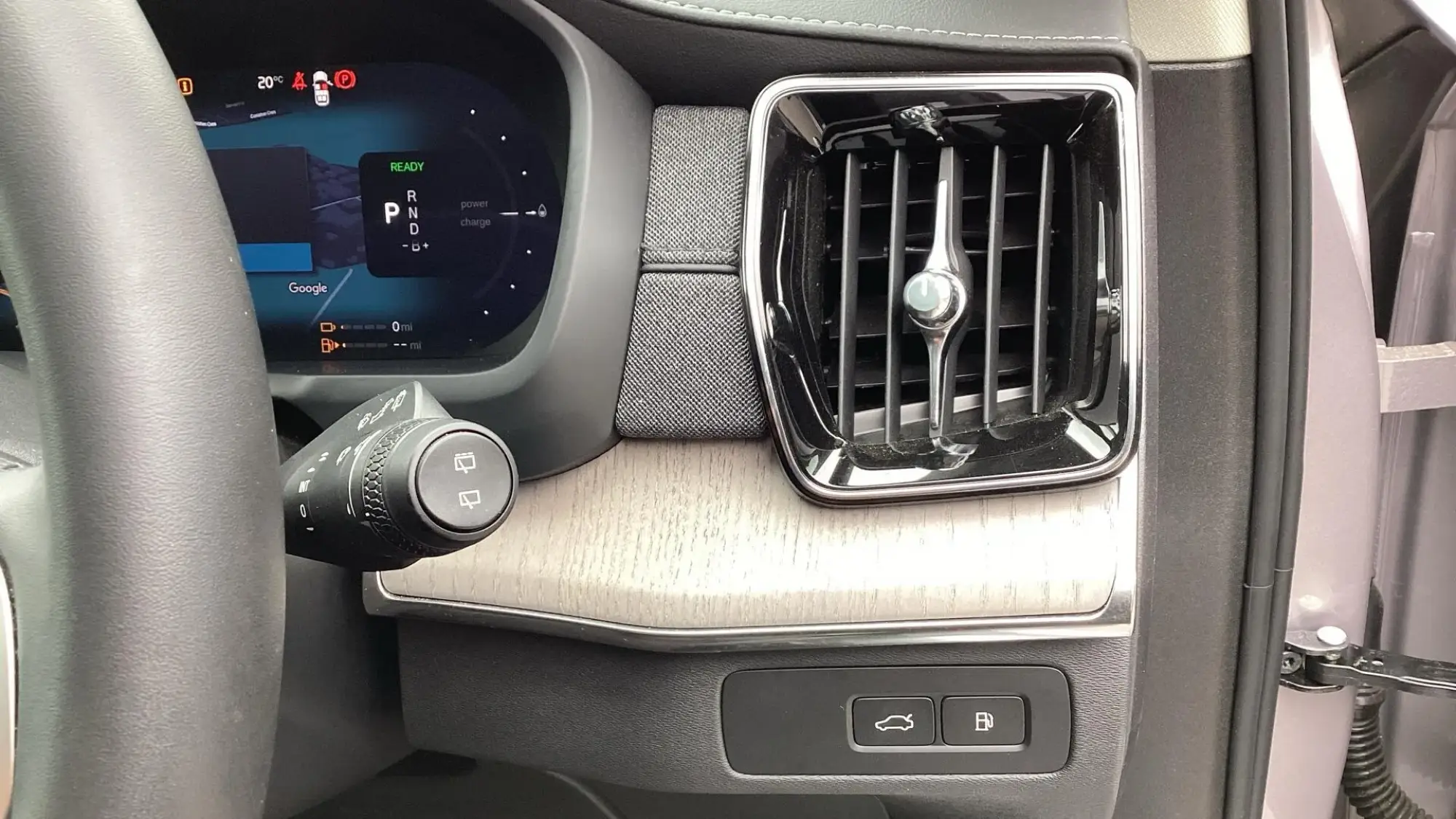 Volvo XC90 Plug-In Hybrid Image 32 Volvo XC90 Plug-In Hybrid Image 32