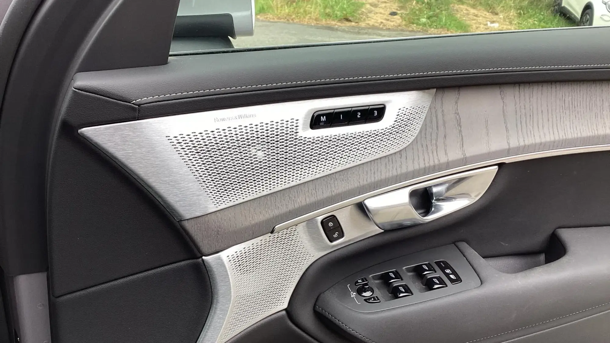 Volvo XC90 Plug-In Hybrid Image 33 Volvo XC90 Plug-In Hybrid Image 33