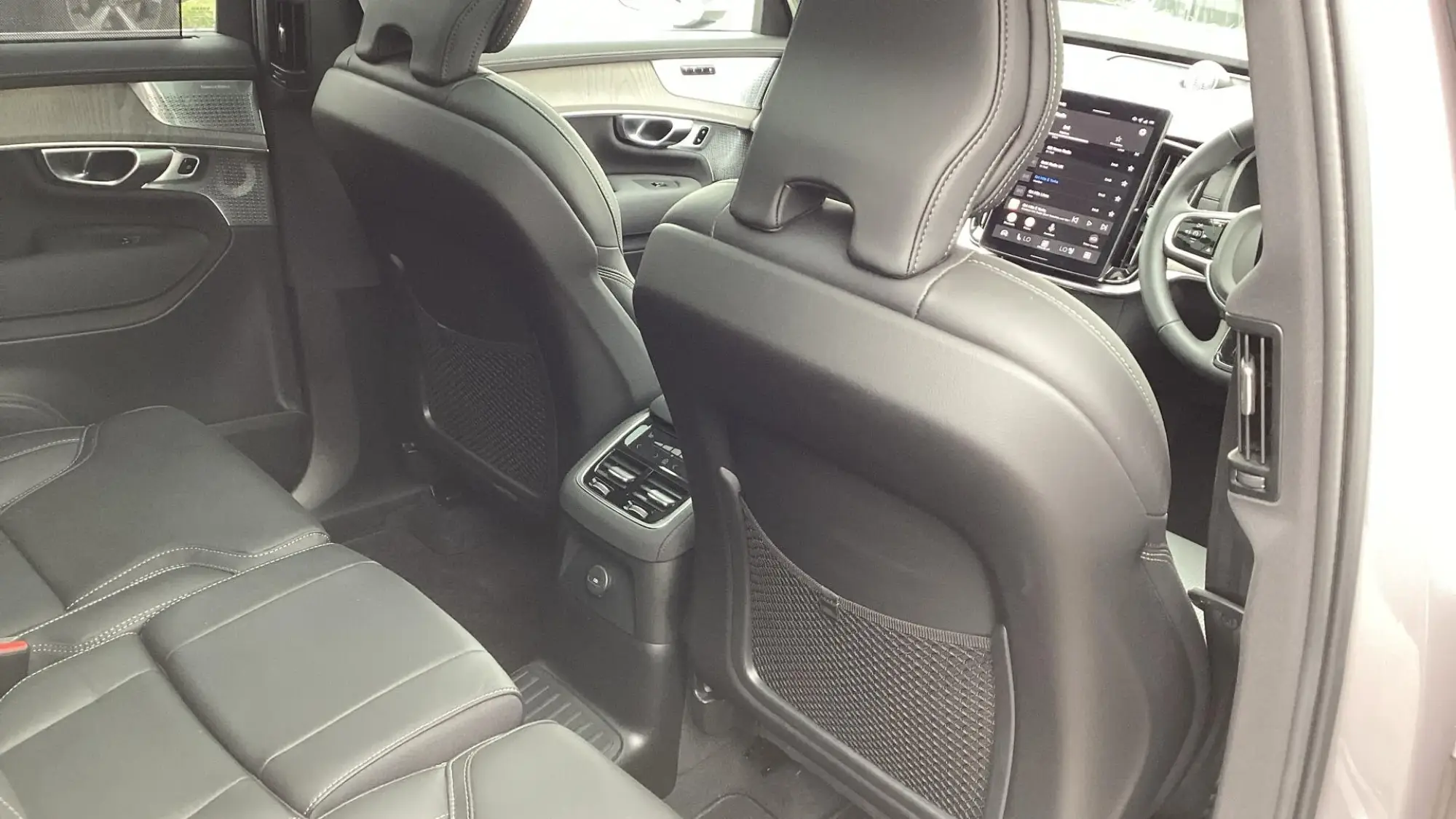 Volvo XC90 Plug-In Hybrid Image 36 Volvo XC90 Plug-In Hybrid Image 36