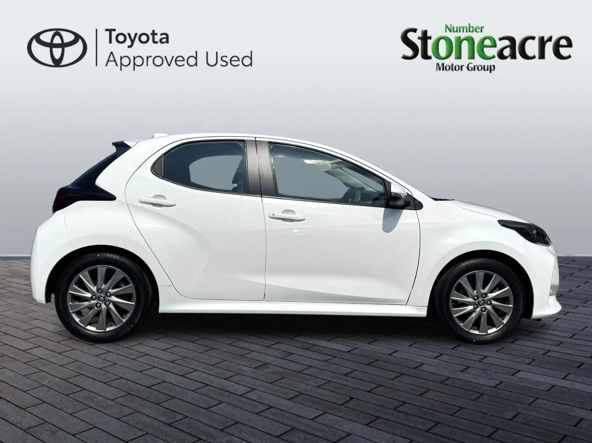 Toyota Yaris Image 2