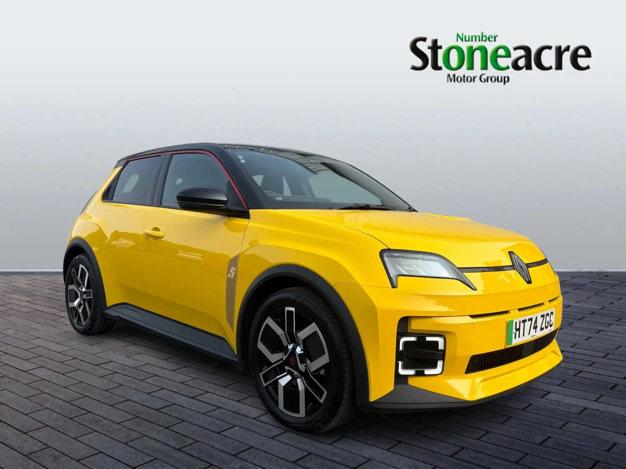 Renault 5 E-Tech Electric Image 1