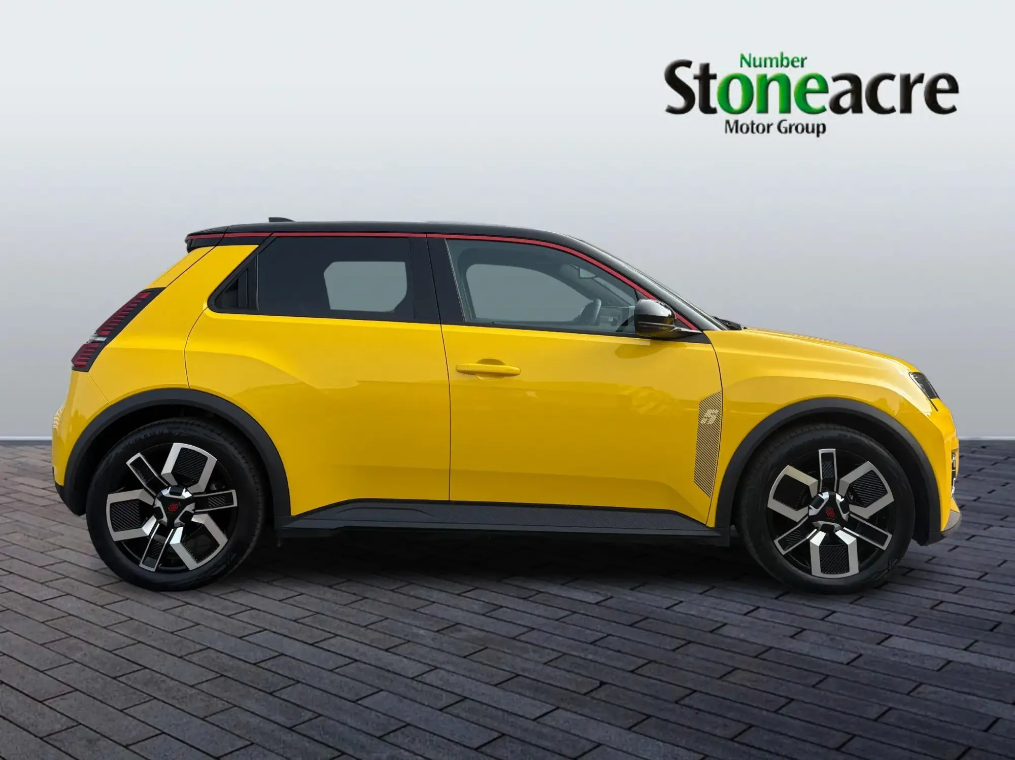 Renault 5 E-Tech Electric Image 2