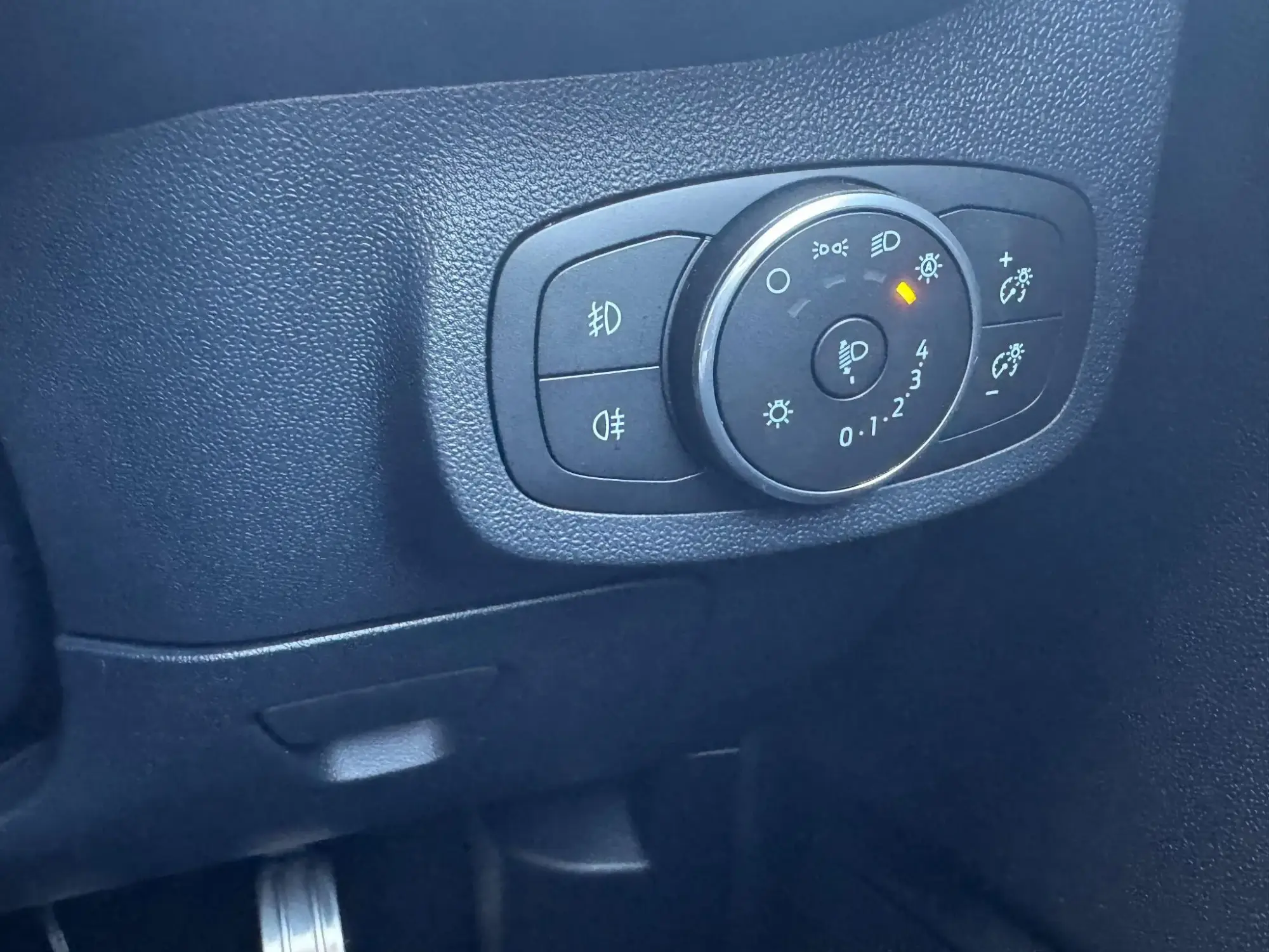 Ford Fiesta Image 14
