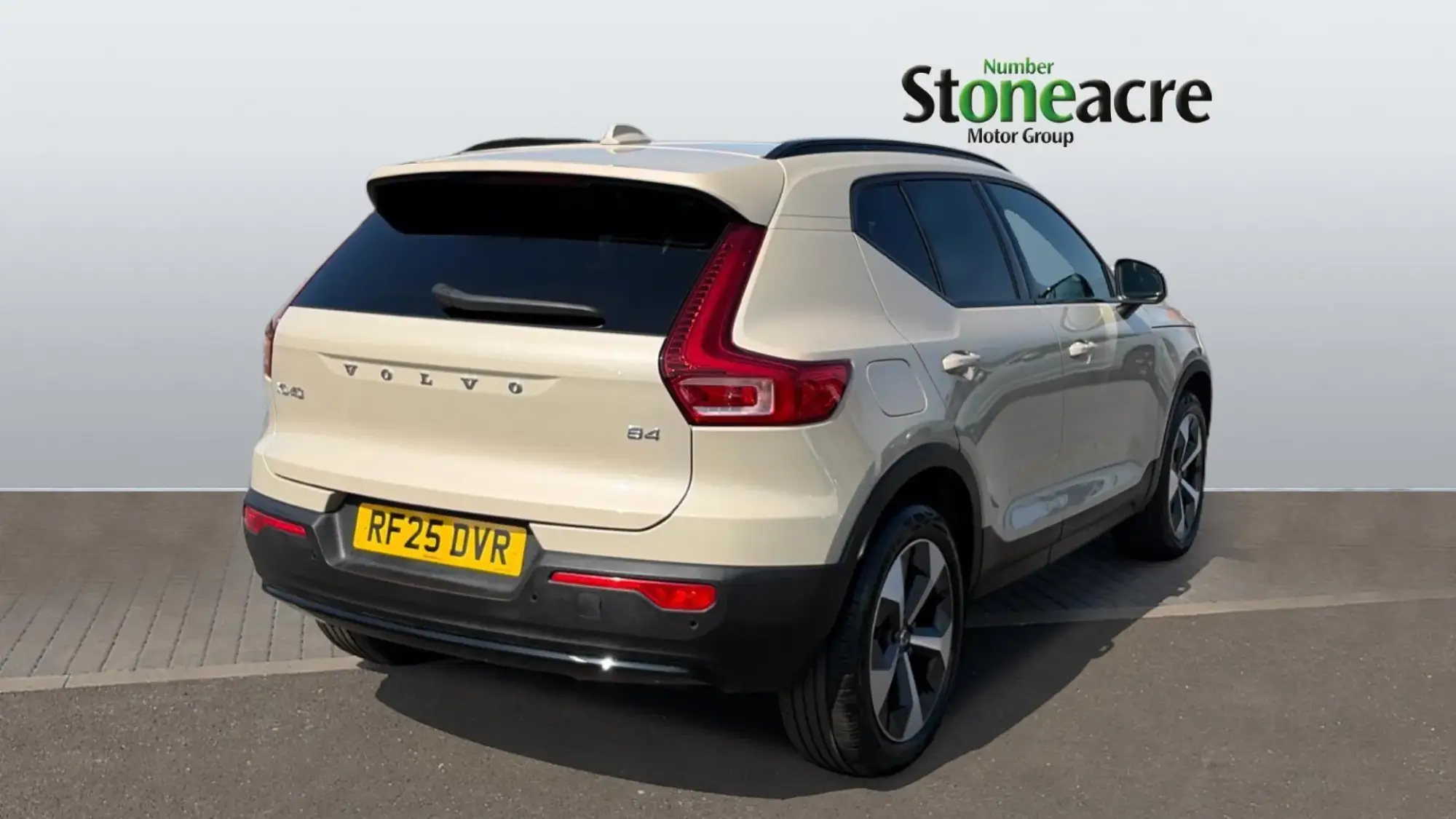Volvo XC40 Image 2