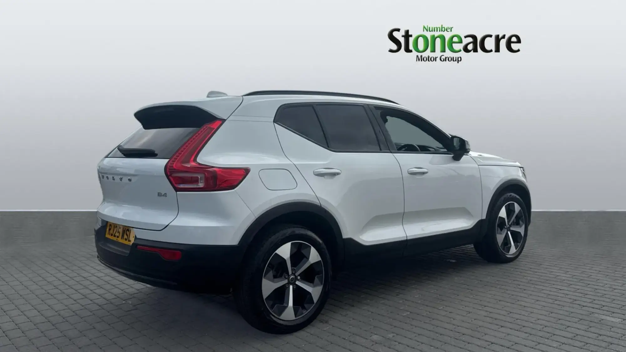 Volvo XC40 Image 2