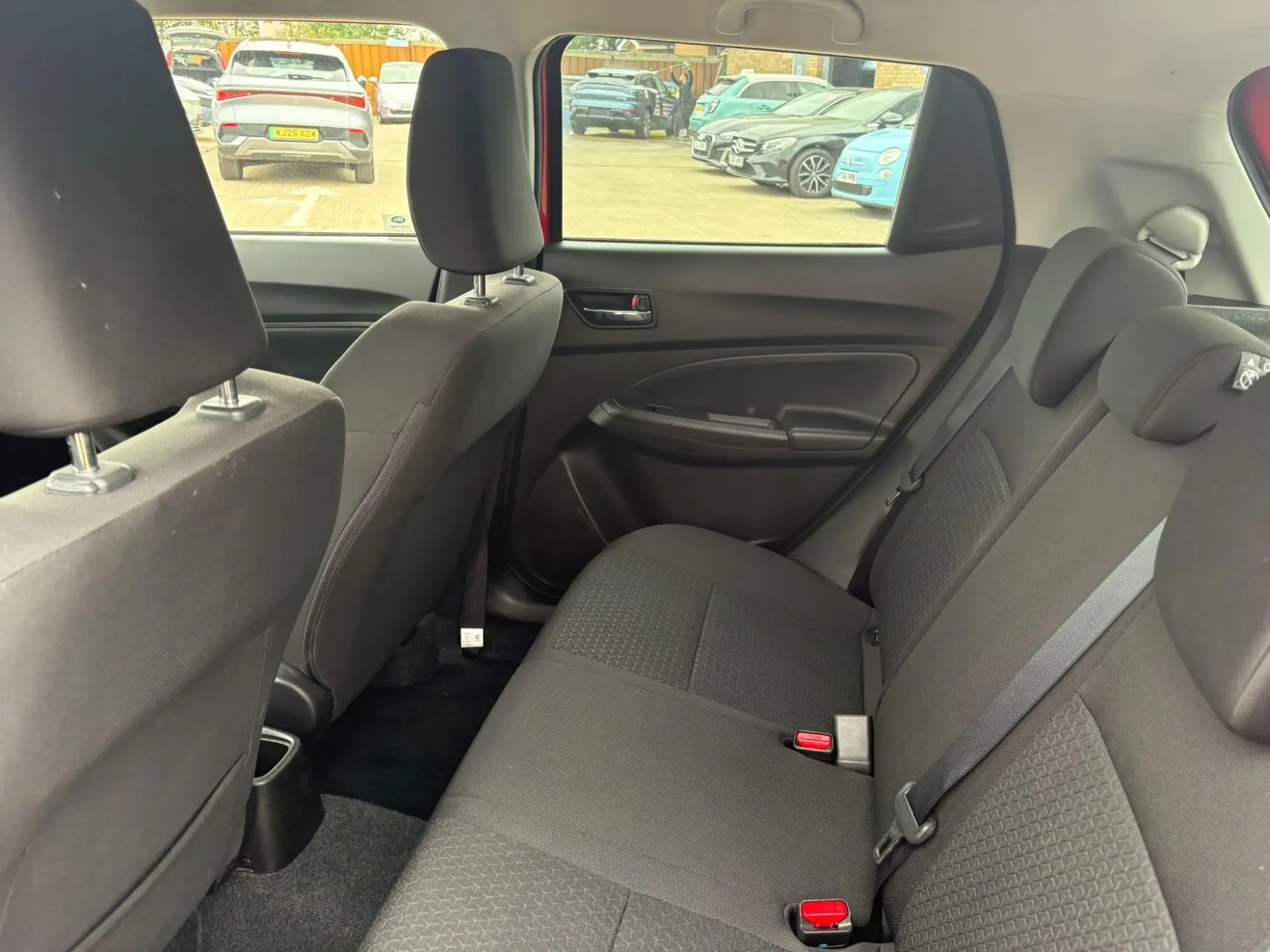 Suzuki Swift Image 14