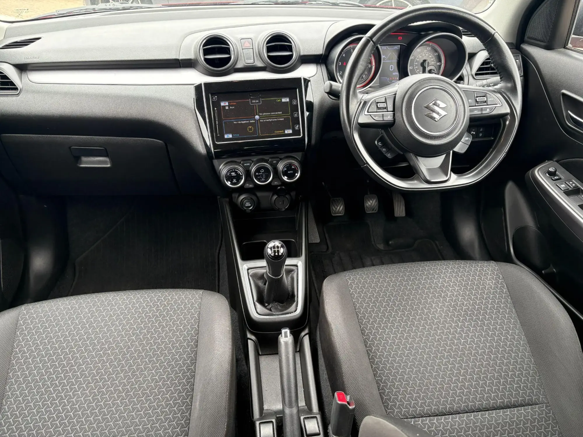 Suzuki Swift Image 16