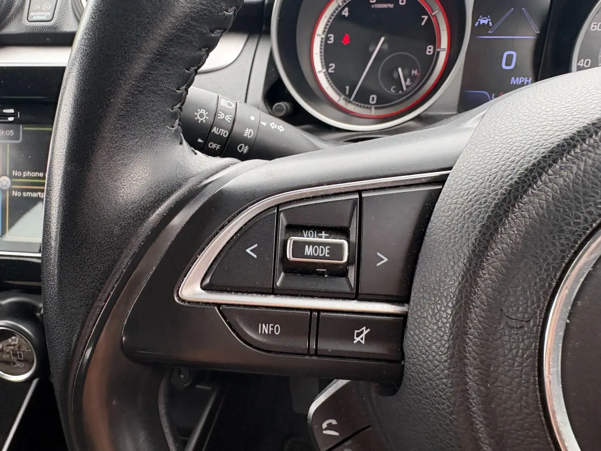 Suzuki Swift Image 21