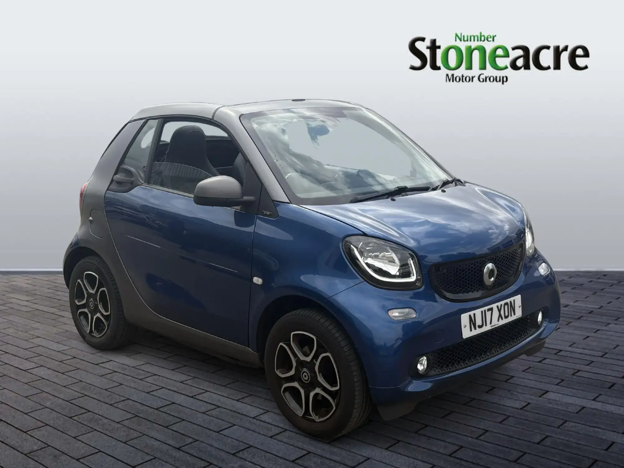 Smart FORTWO 1.0 Prime (Premium Plus) Cabriolet Twinamic Euro 6 (s/s) 2dr NJ17XON Image 1