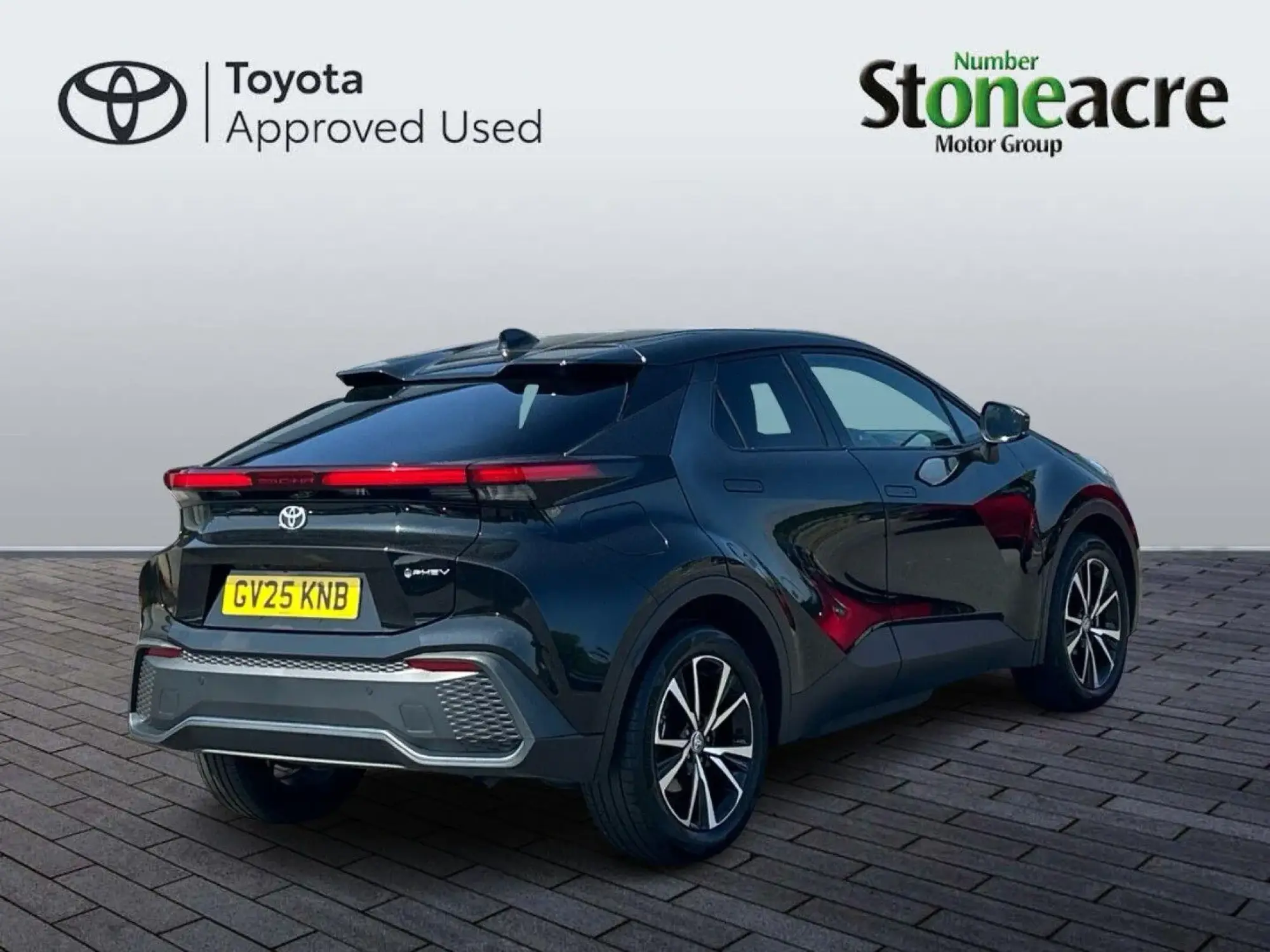 Toyota C-HR Plug-in Hybrid 2.0 VVT-h 13.6 kWh Design CVT Euro 6 (s/s) 5dr GV25KNB Image 3