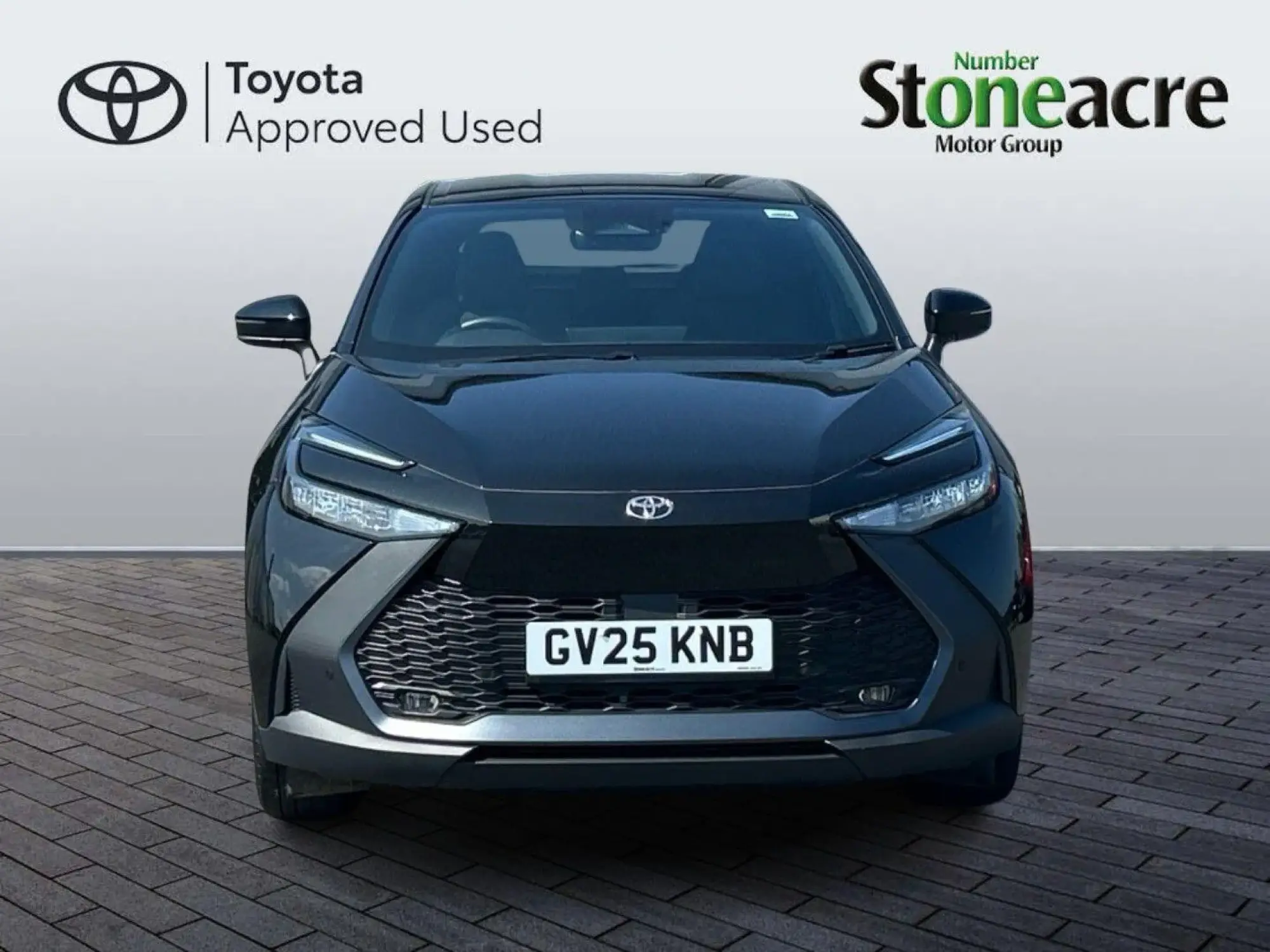 Toyota C-HR Plug-in Hybrid Image 8 Toyota C-HR Plug-in Hybrid Image 8