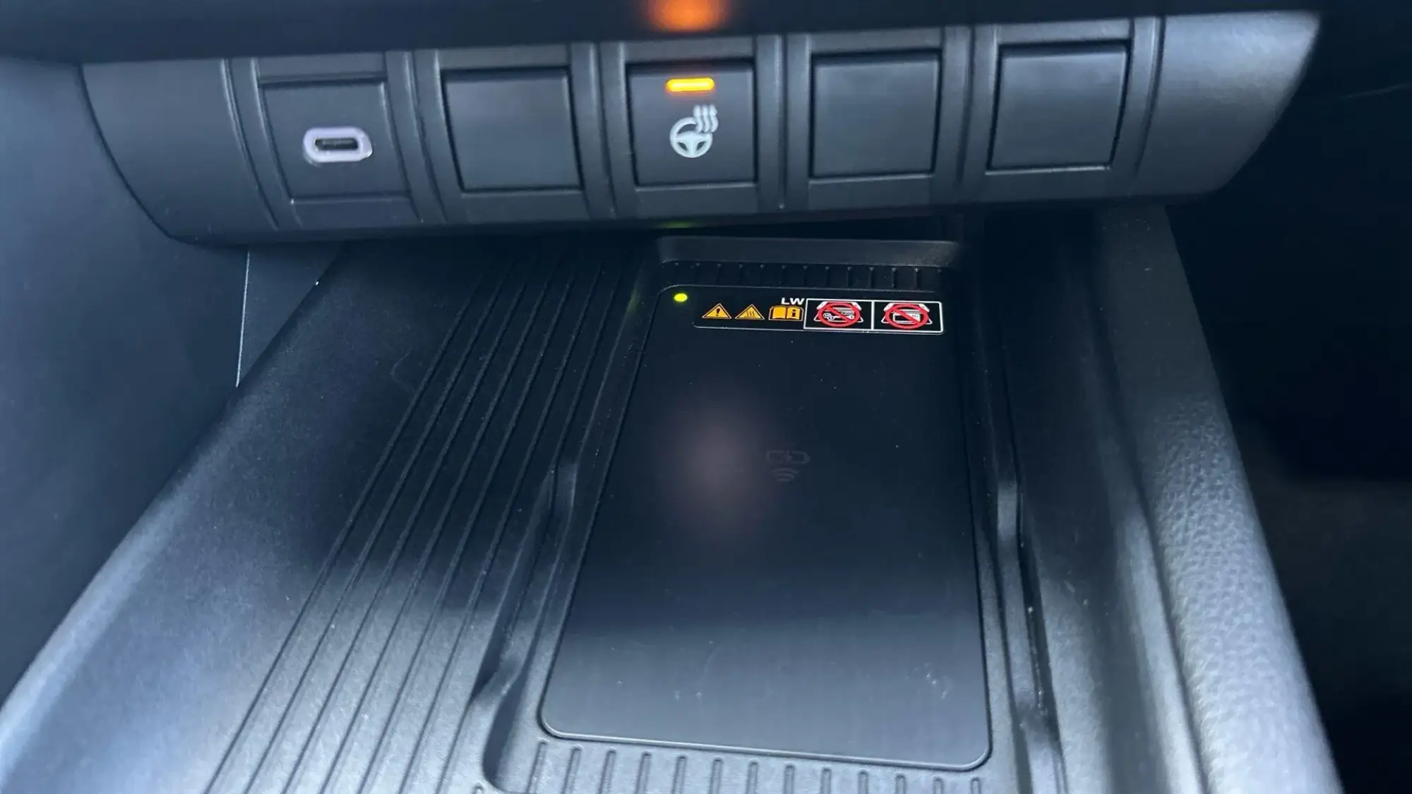 Toyota C-HR Plug-in Hybrid Image 34 Toyota C-HR Plug-in Hybrid Image 34