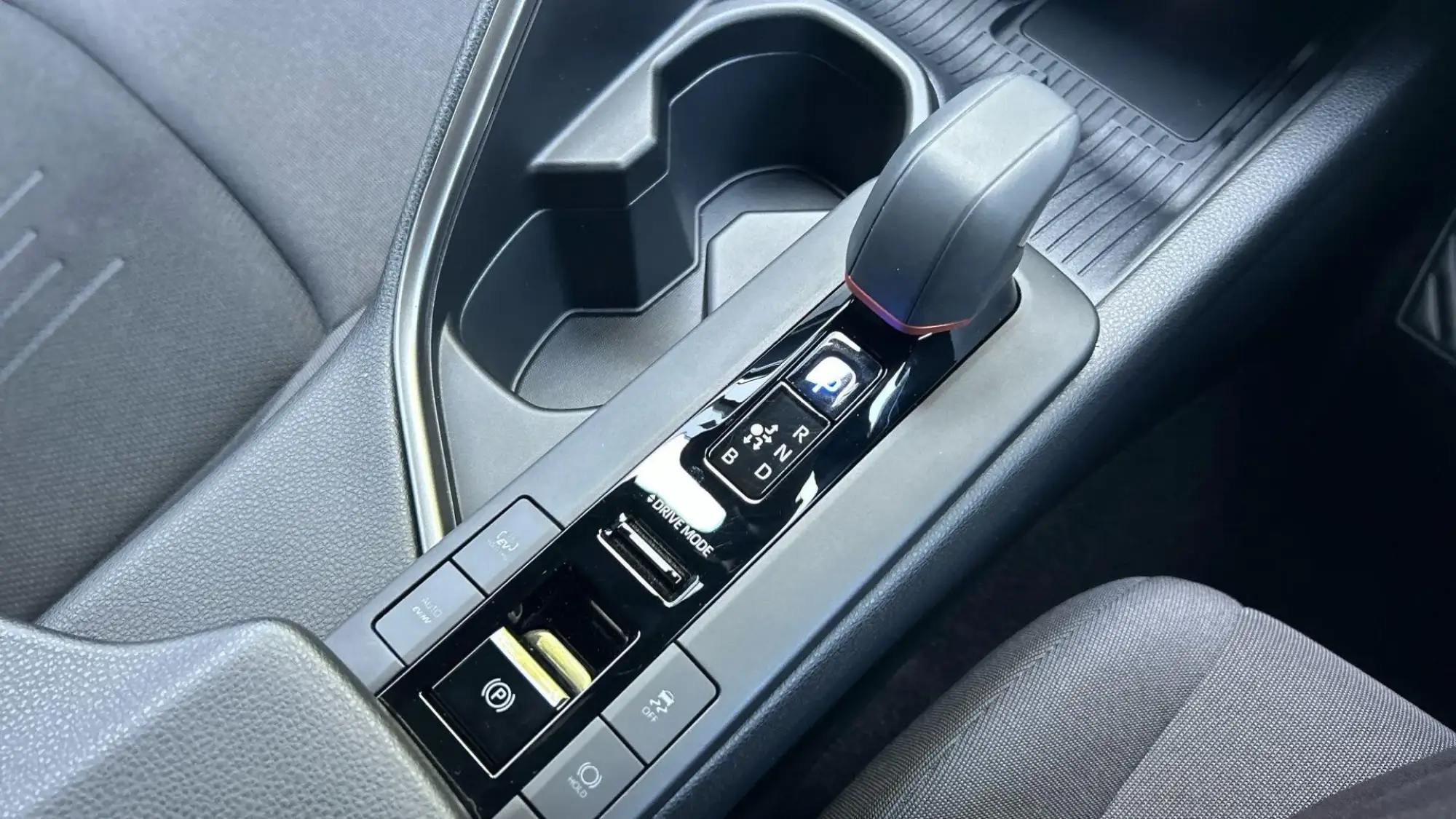 Toyota C-HR Plug-in Hybrid Image 35 Toyota C-HR Plug-in Hybrid Image 35