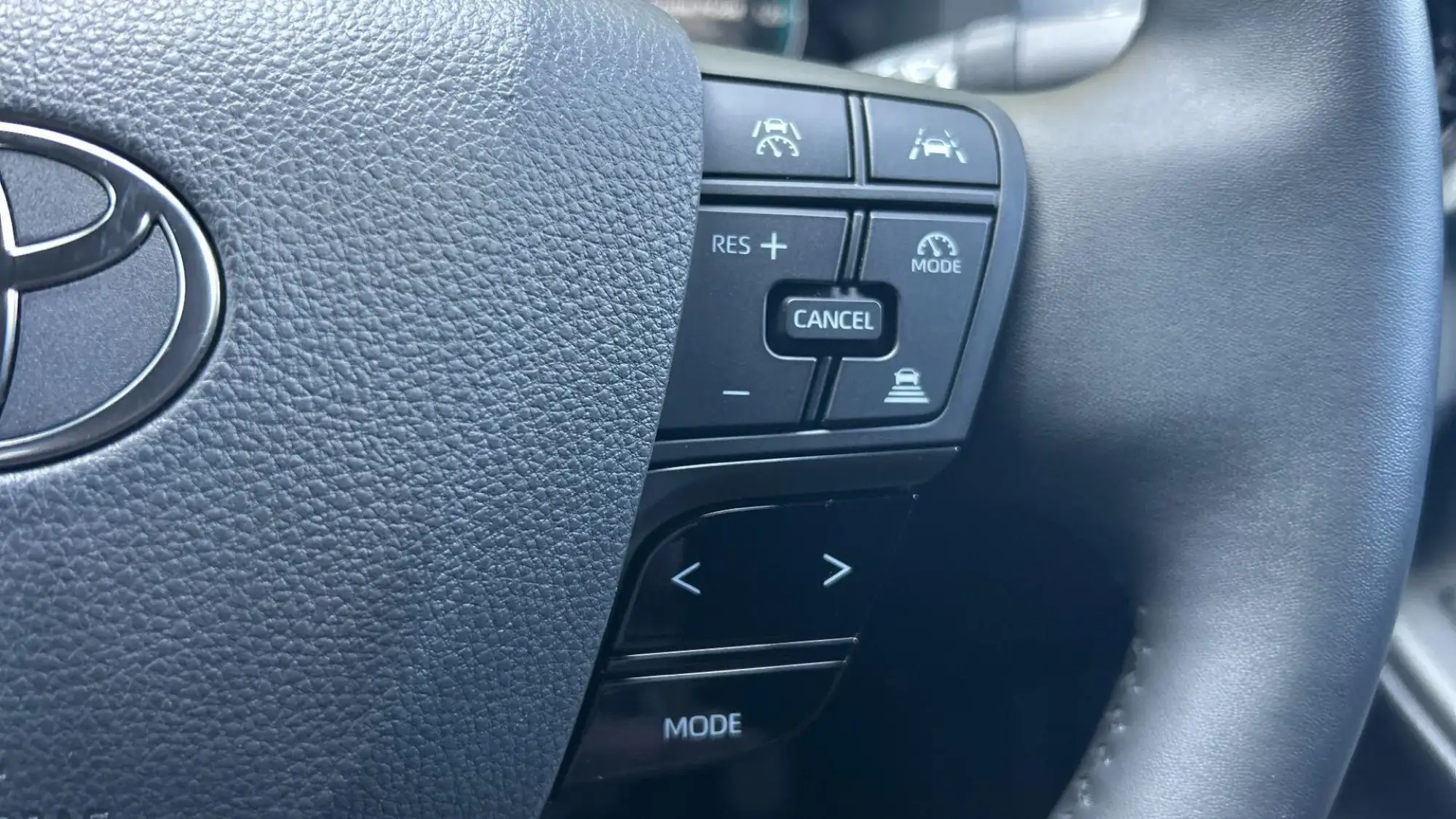 Toyota C-HR Plug-in Hybrid Image 40 Toyota C-HR Plug-in Hybrid Image 40