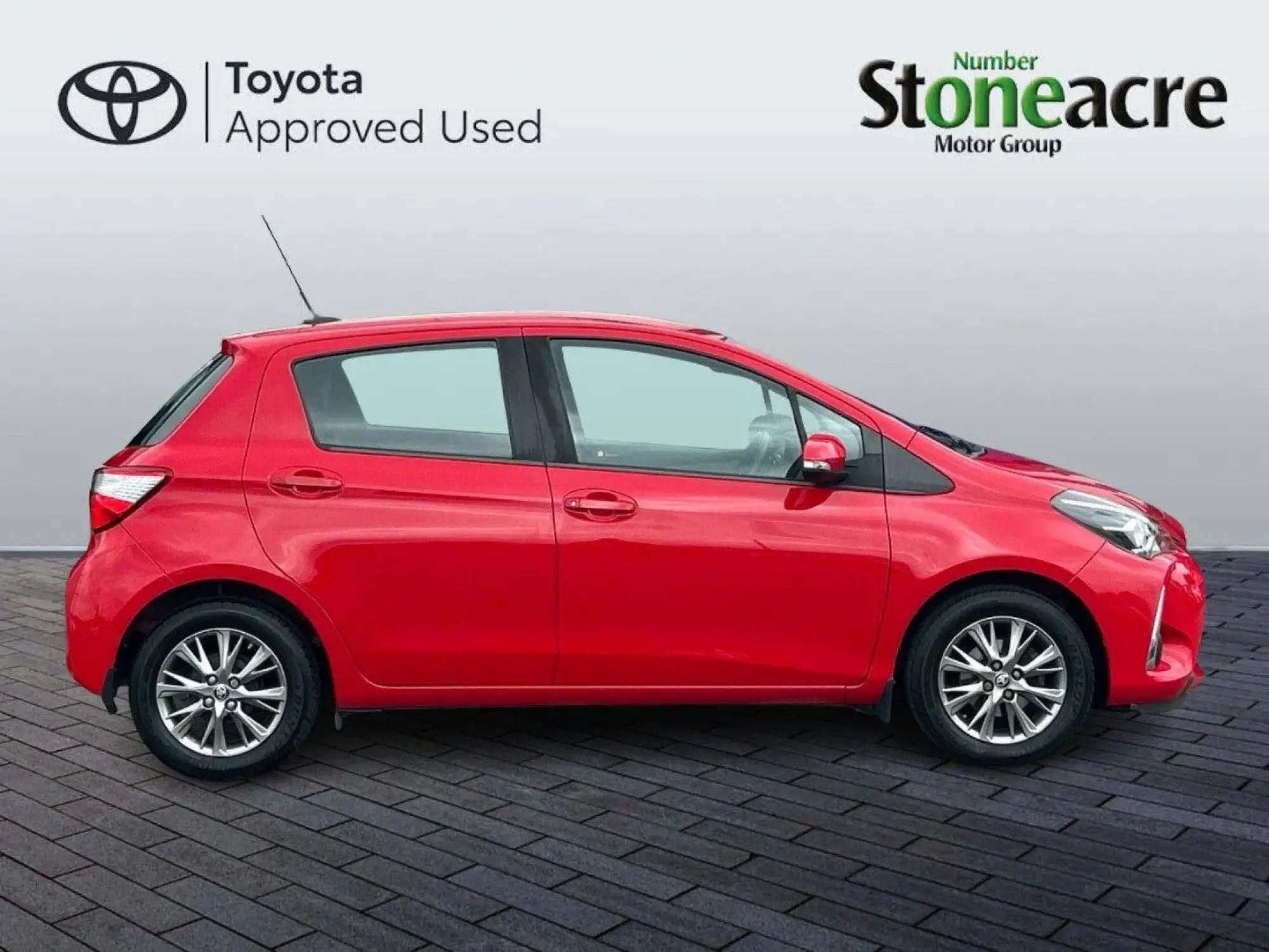 Toyota Yaris Image 2