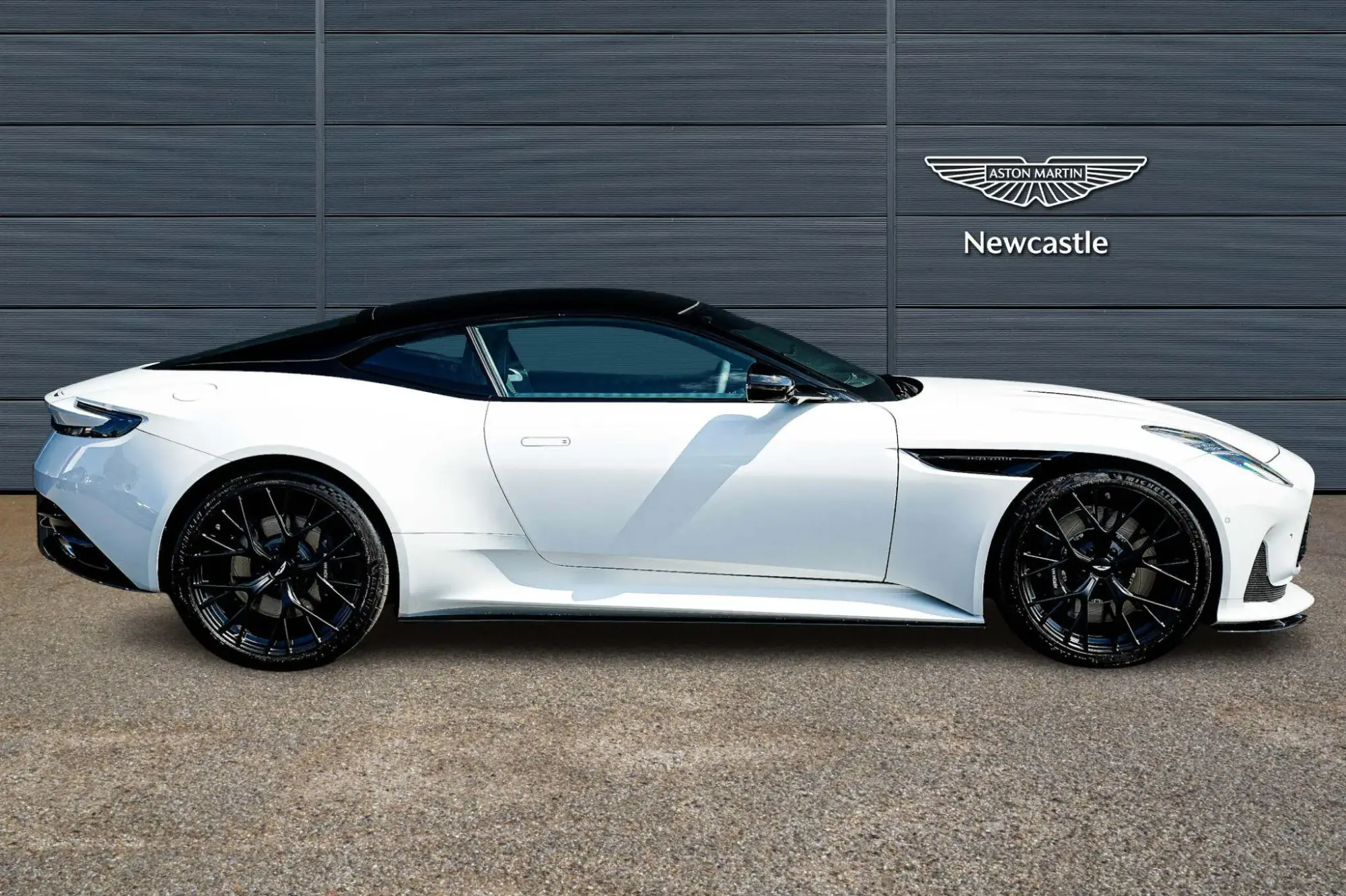 Aston Martin DB12 Image 7
