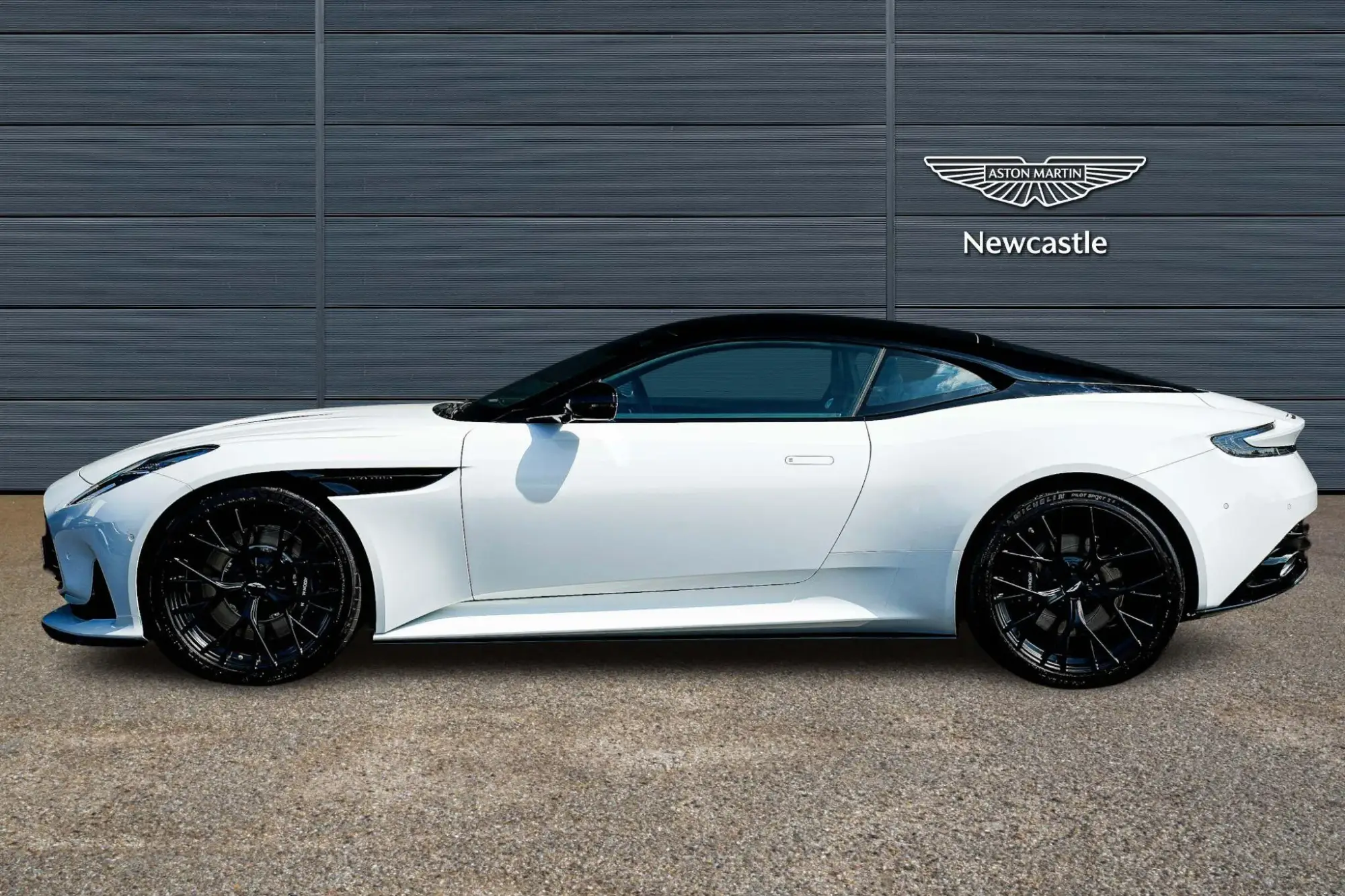 Aston Martin DB12 Image 8