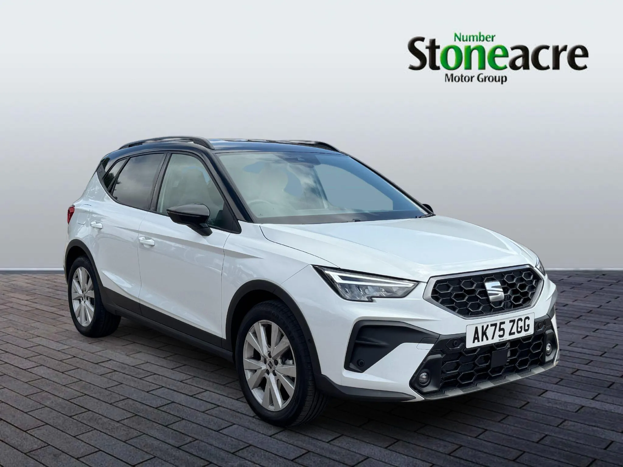 SEAT Arona listing photo