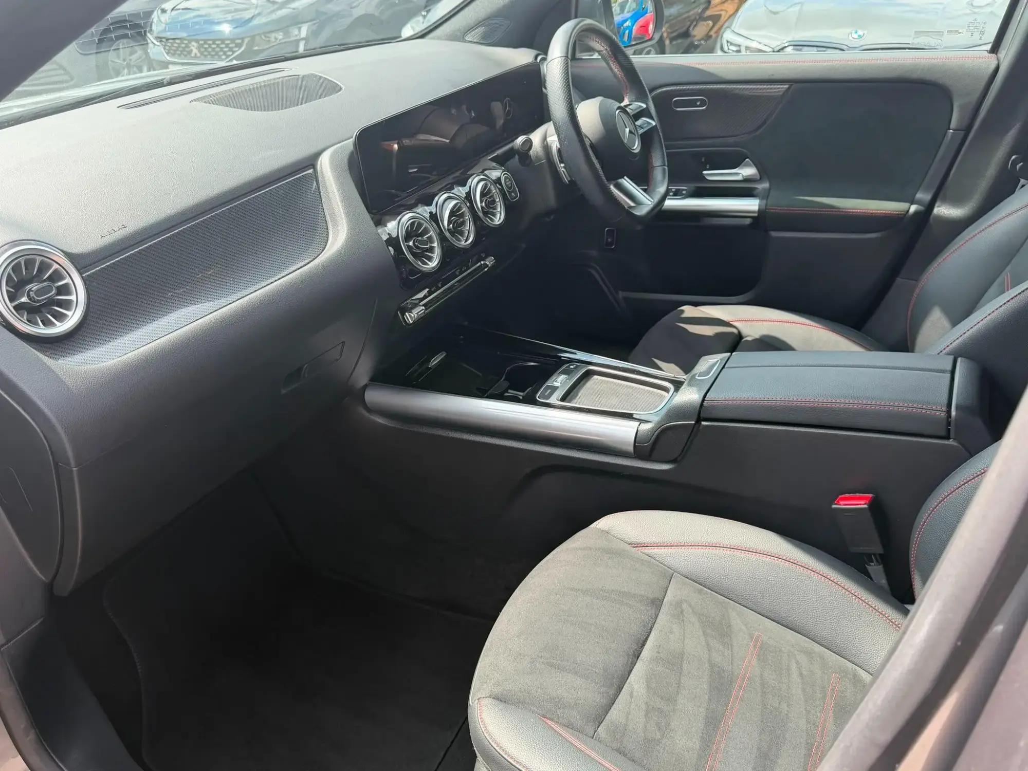 Mercedes-Benz GLA Image 14 Mercedes-Benz GLA Image 14
