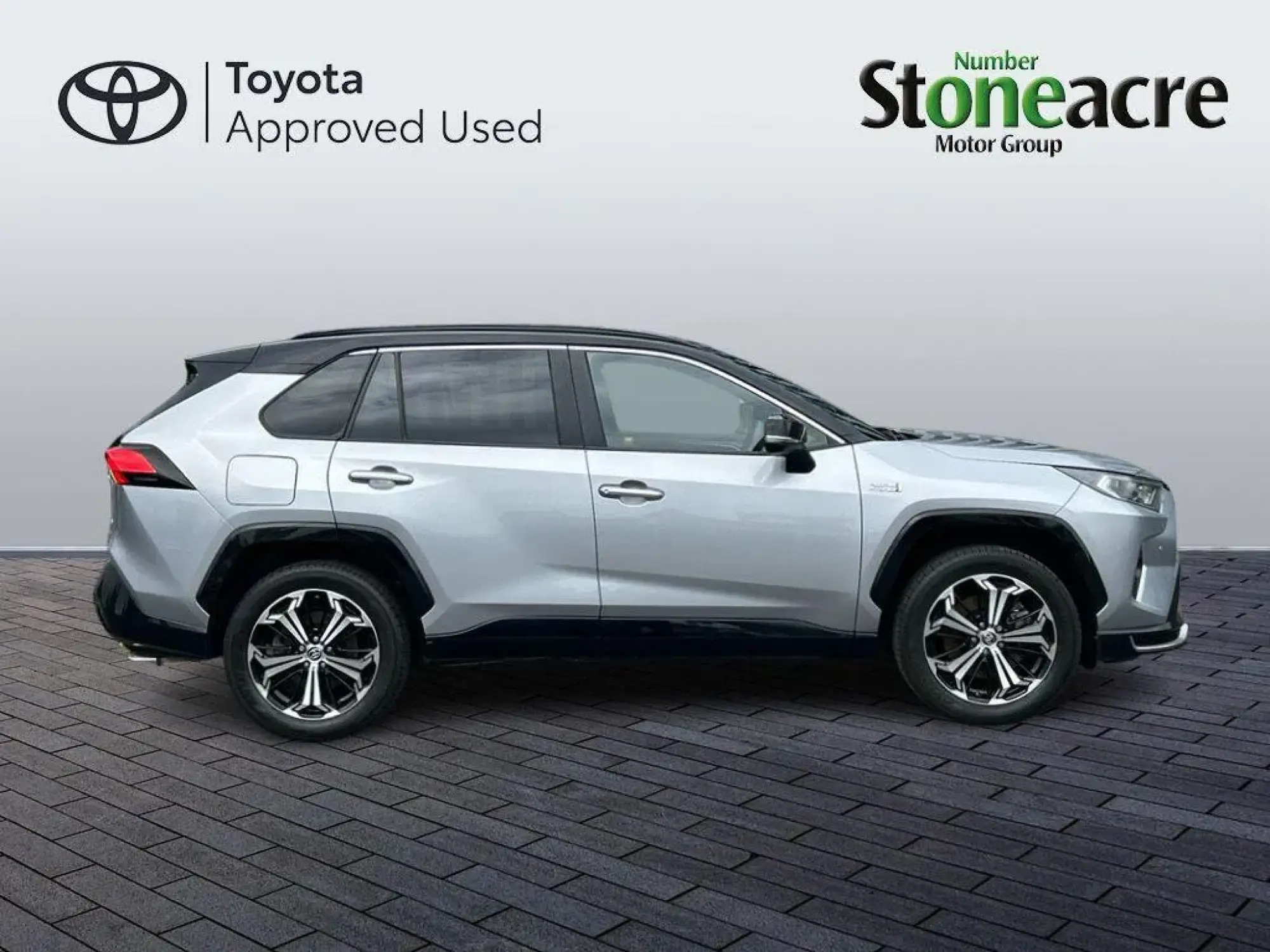 Toyota RAV4 Plug-in Hybrid Image 2 Toyota RAV4 Plug-in Hybrid Image 2