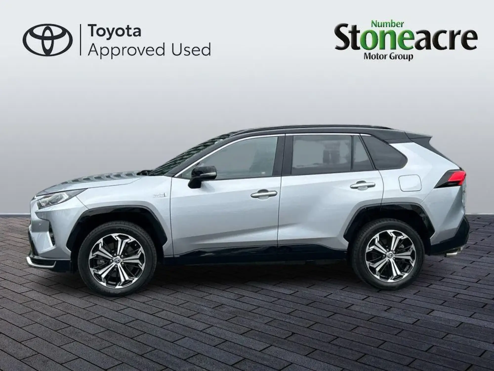 Toyota RAV4 Plug-in Hybrid Image 6 Toyota RAV4 Plug-in Hybrid Image 6