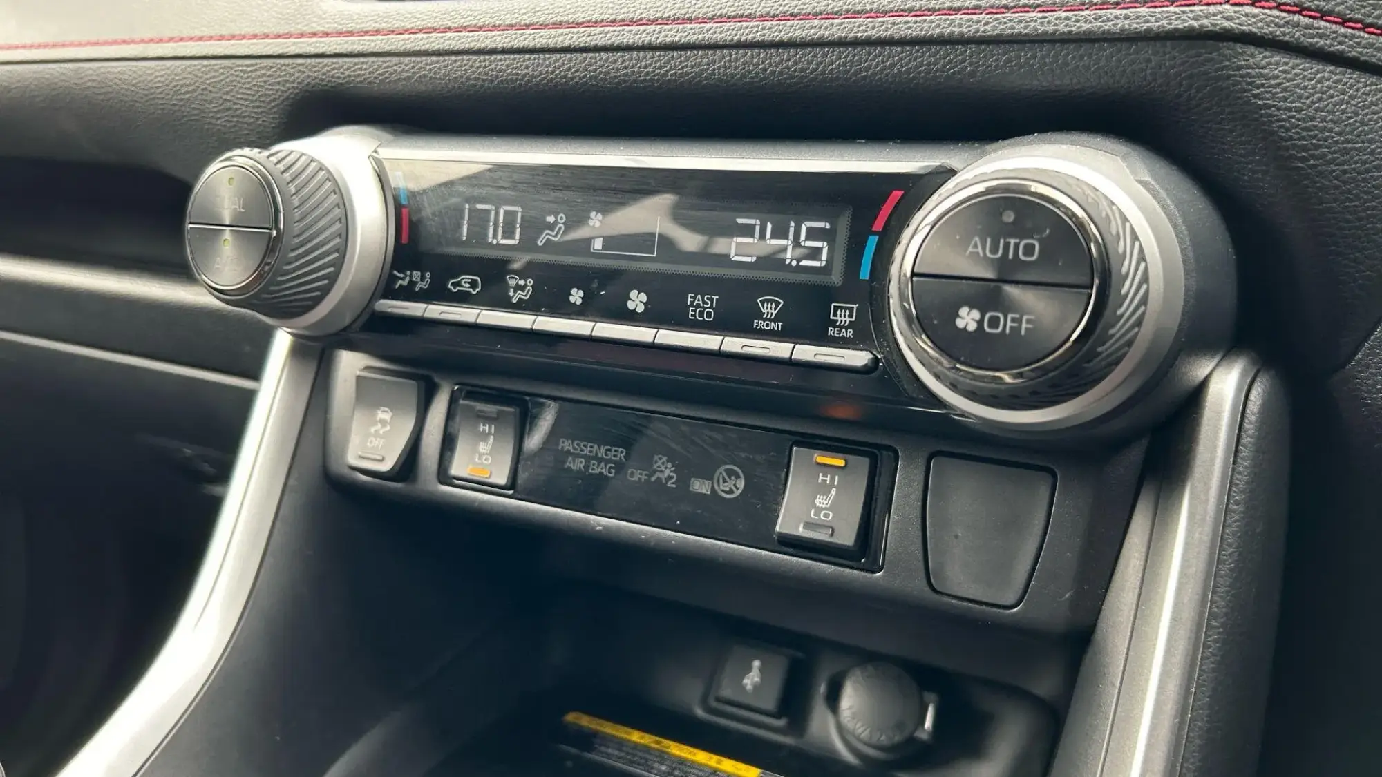 Toyota RAV4 Plug-in Hybrid Image 29 Toyota RAV4 Plug-in Hybrid Image 29