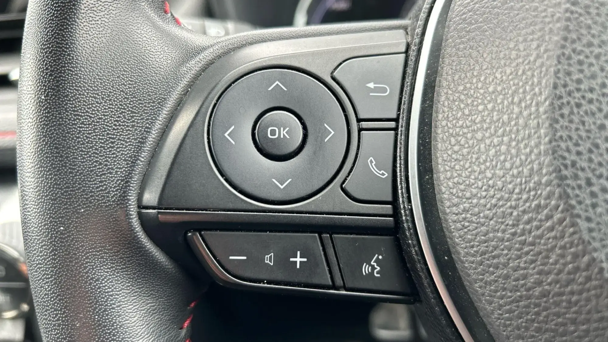 Toyota RAV4 Plug-in Hybrid Image 31 Toyota RAV4 Plug-in Hybrid Image 31