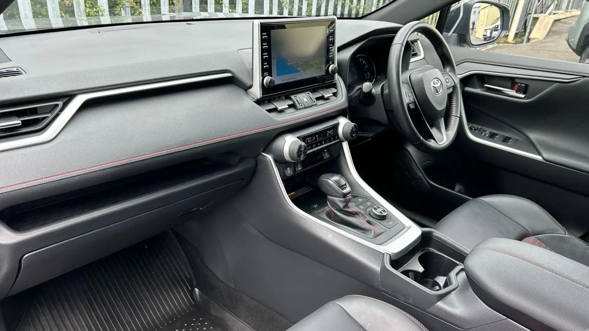 Toyota RAV4 Plug-in Hybrid Image 37 Toyota RAV4 Plug-in Hybrid Image 37