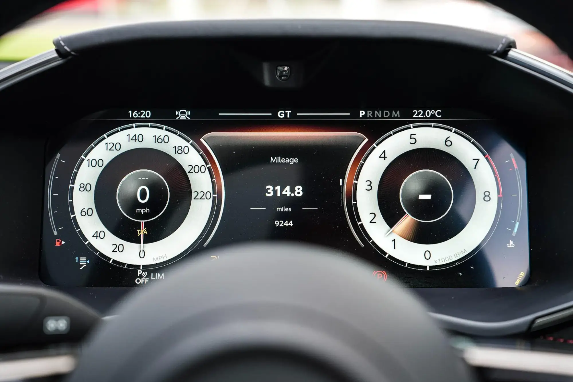 Aston Martin DBX Image 25