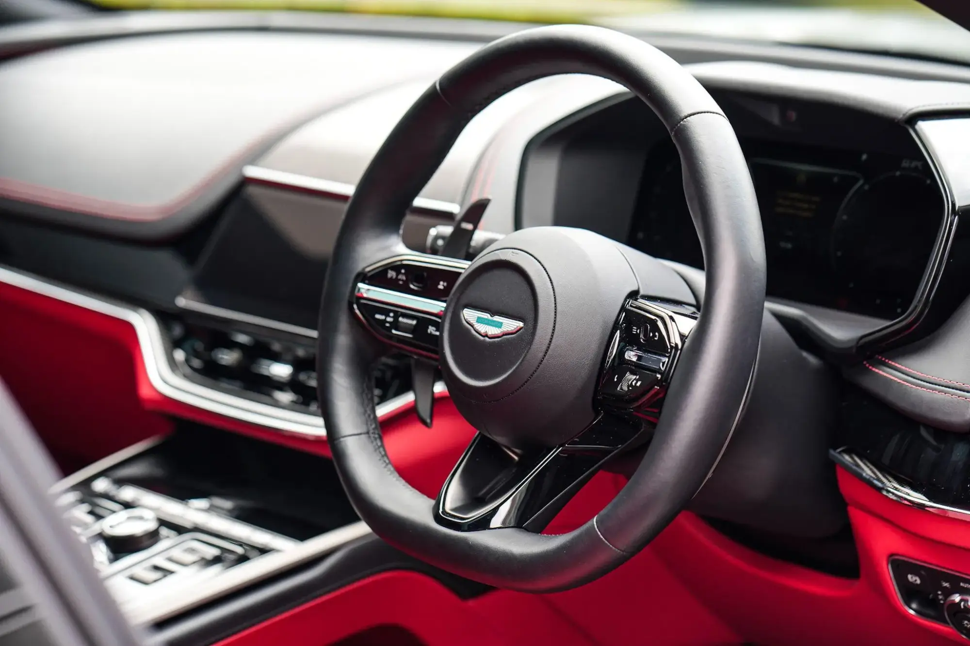 Aston Martin DBX Image 27