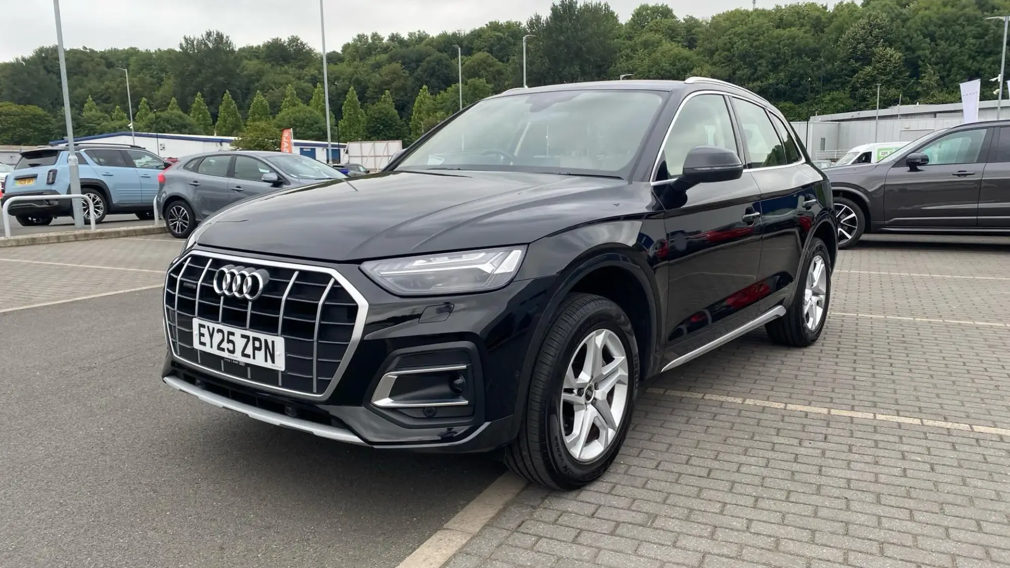 Audi Q5 2.0 TDI 40 Sport S Tronic quattro Euro 6 (s/s) 5dr EY25ZPN Image 3