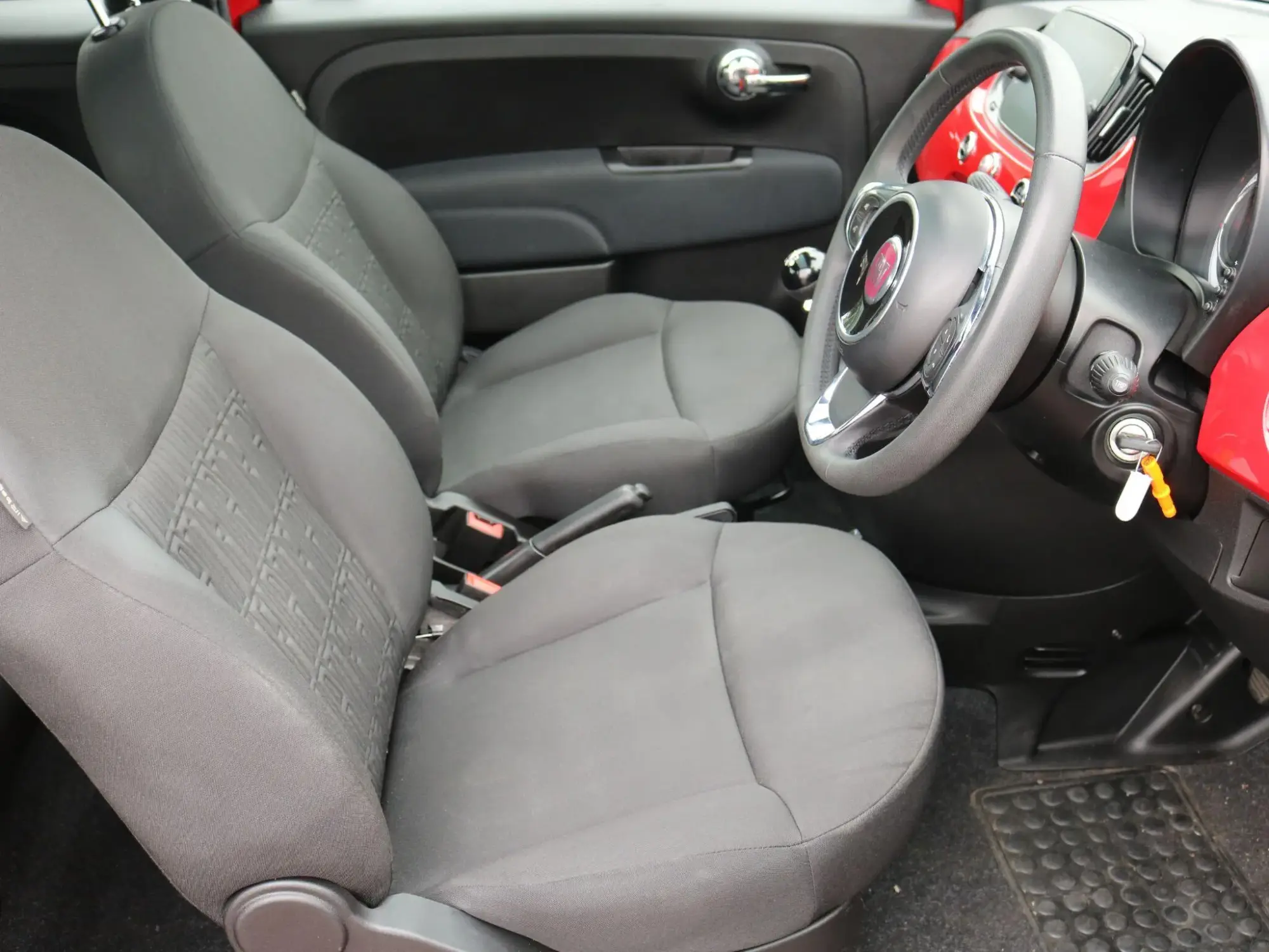 Fiat 500 Hybrid Image 12