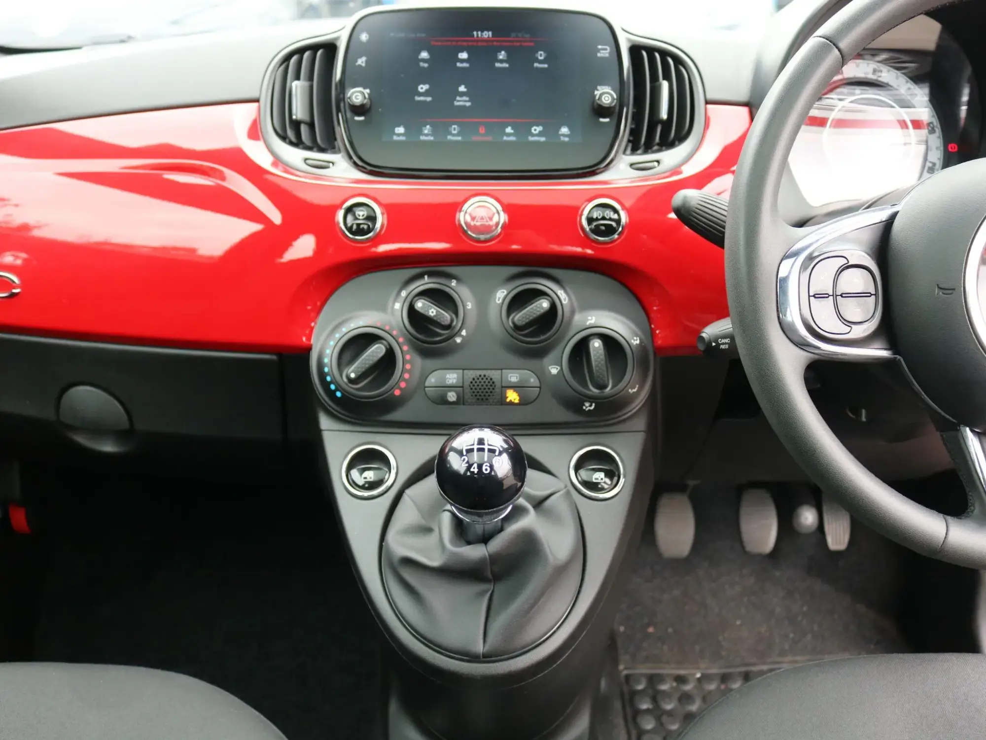 Fiat 500 Hybrid Image 21