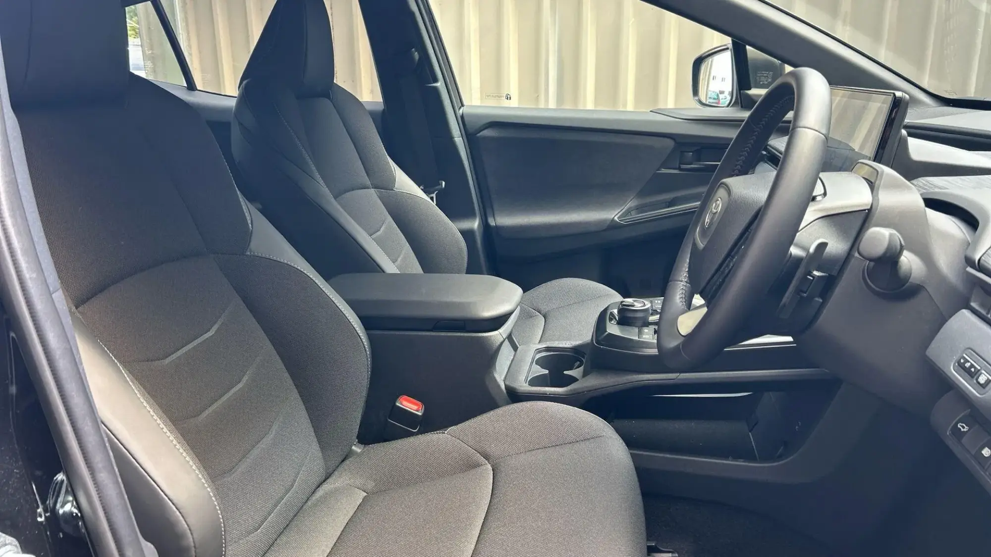Toyota C-HR+ Image 15 Toyota C-HR+ Image 15