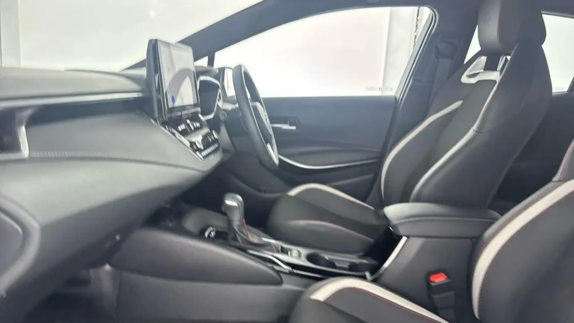 Toyota Corolla Hatchback Image 15