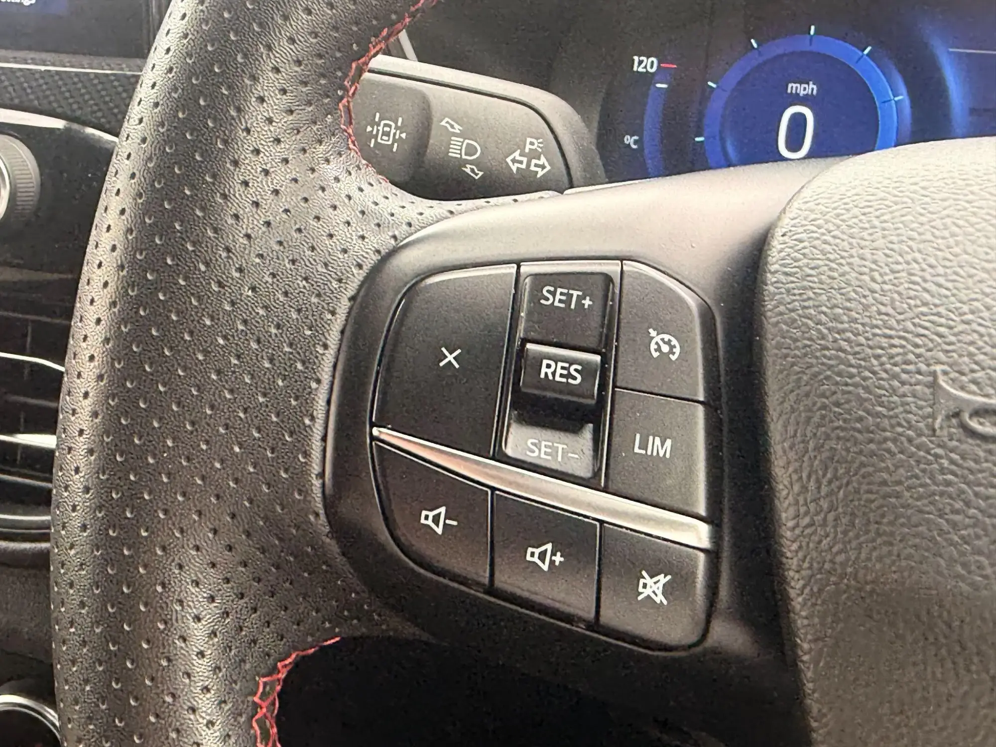 Ford Kuga Hybrid Image 13 Ford Kuga Hybrid Image 13