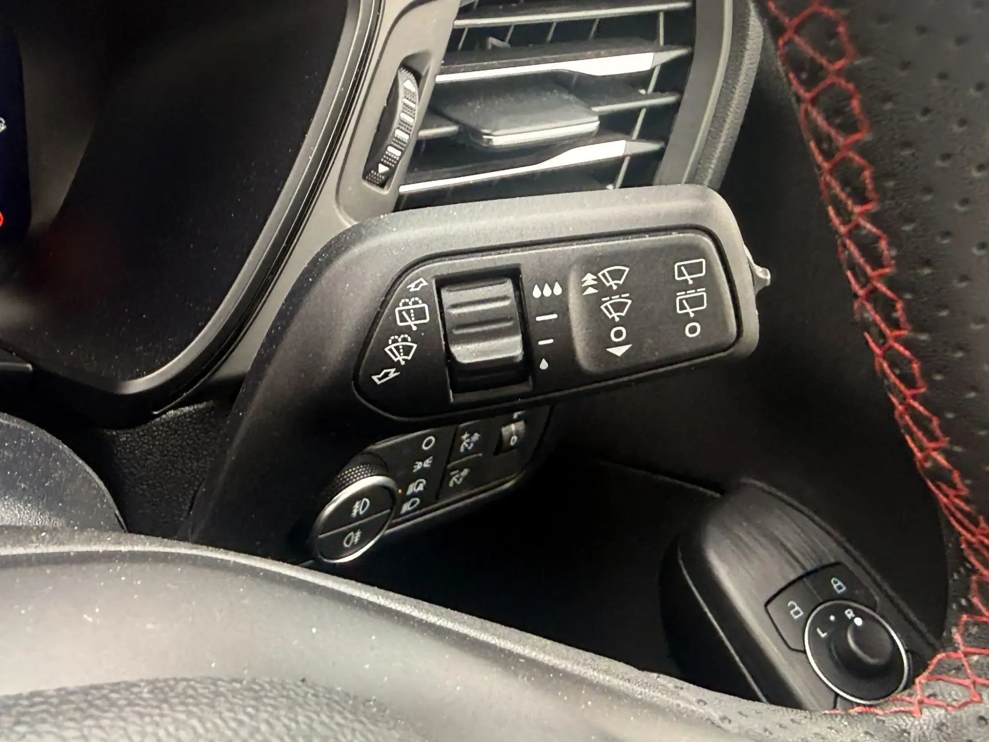 Ford Kuga Hybrid Image 15 Ford Kuga Hybrid Image 15