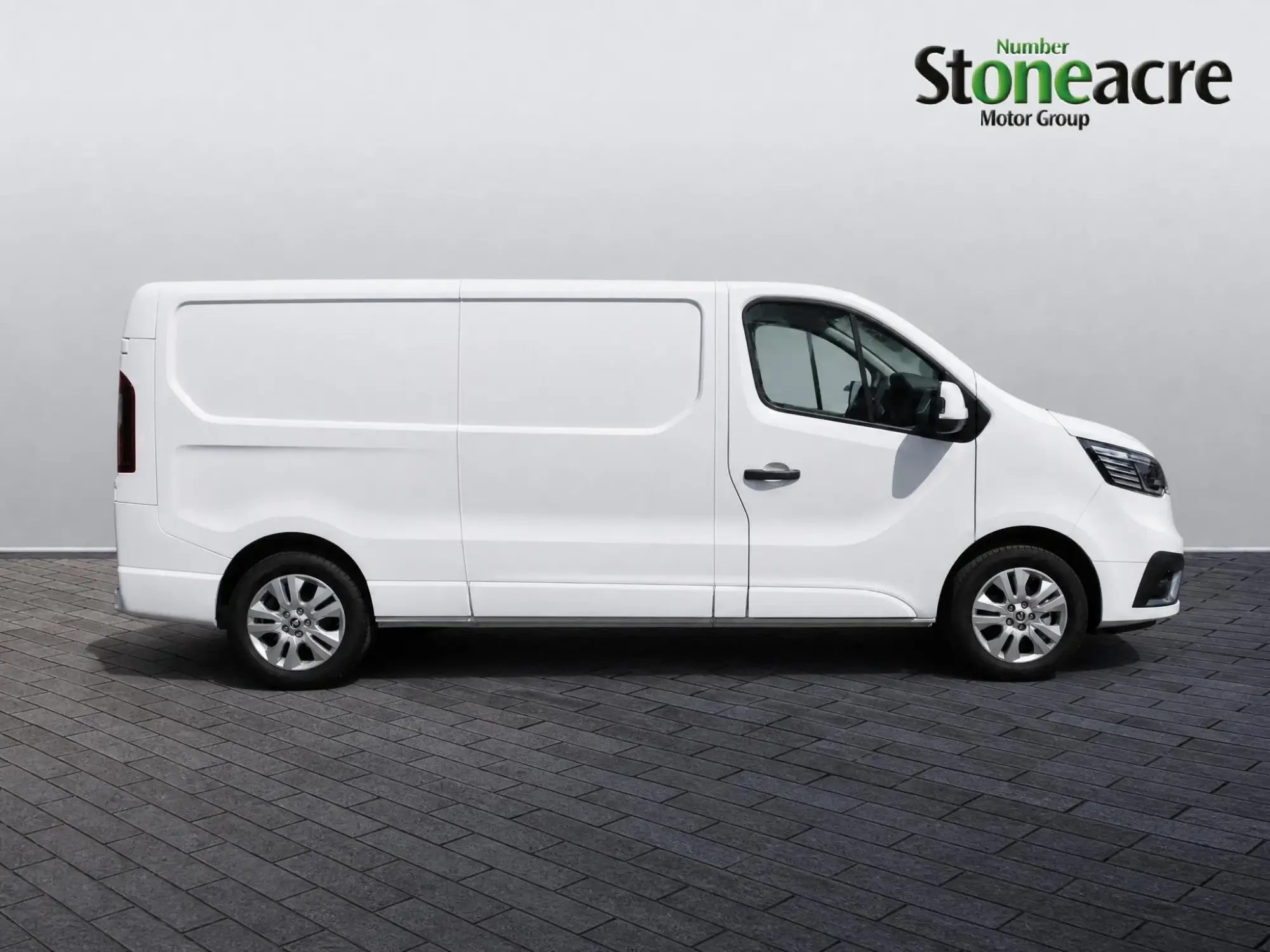 Renault Trafic LL30 Blue dCi 130 Extra Panel Van MY23 YP24XTD Image 2