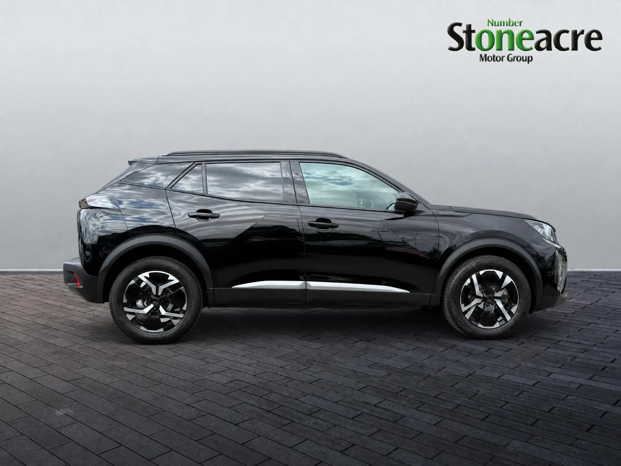 Peugeot 2008 Image 2