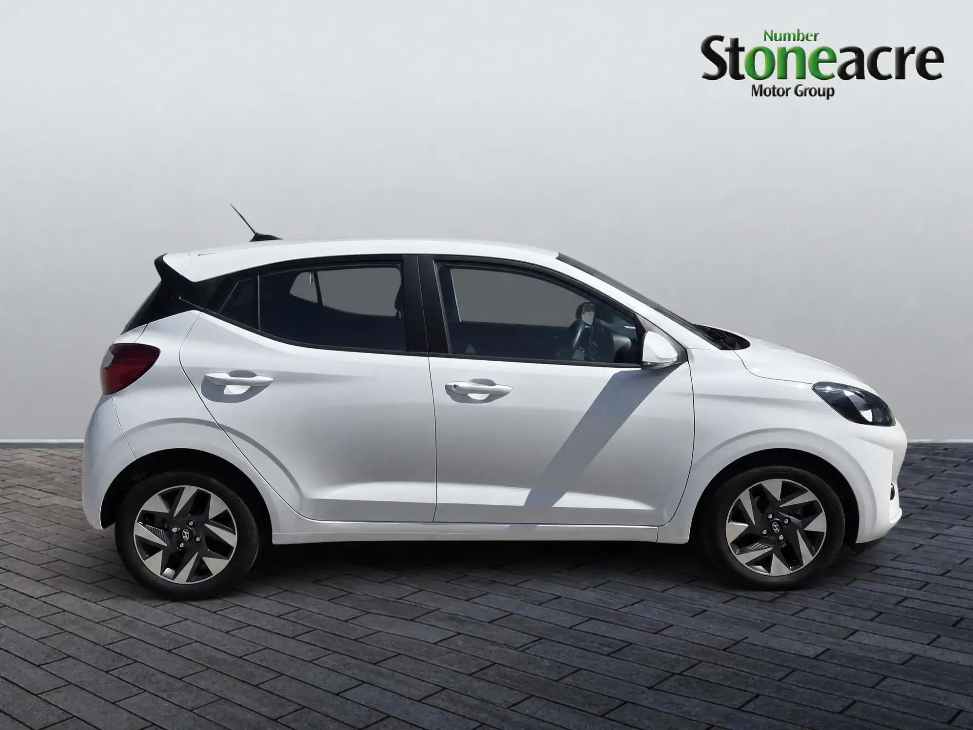 Hyundai i10 Image 2