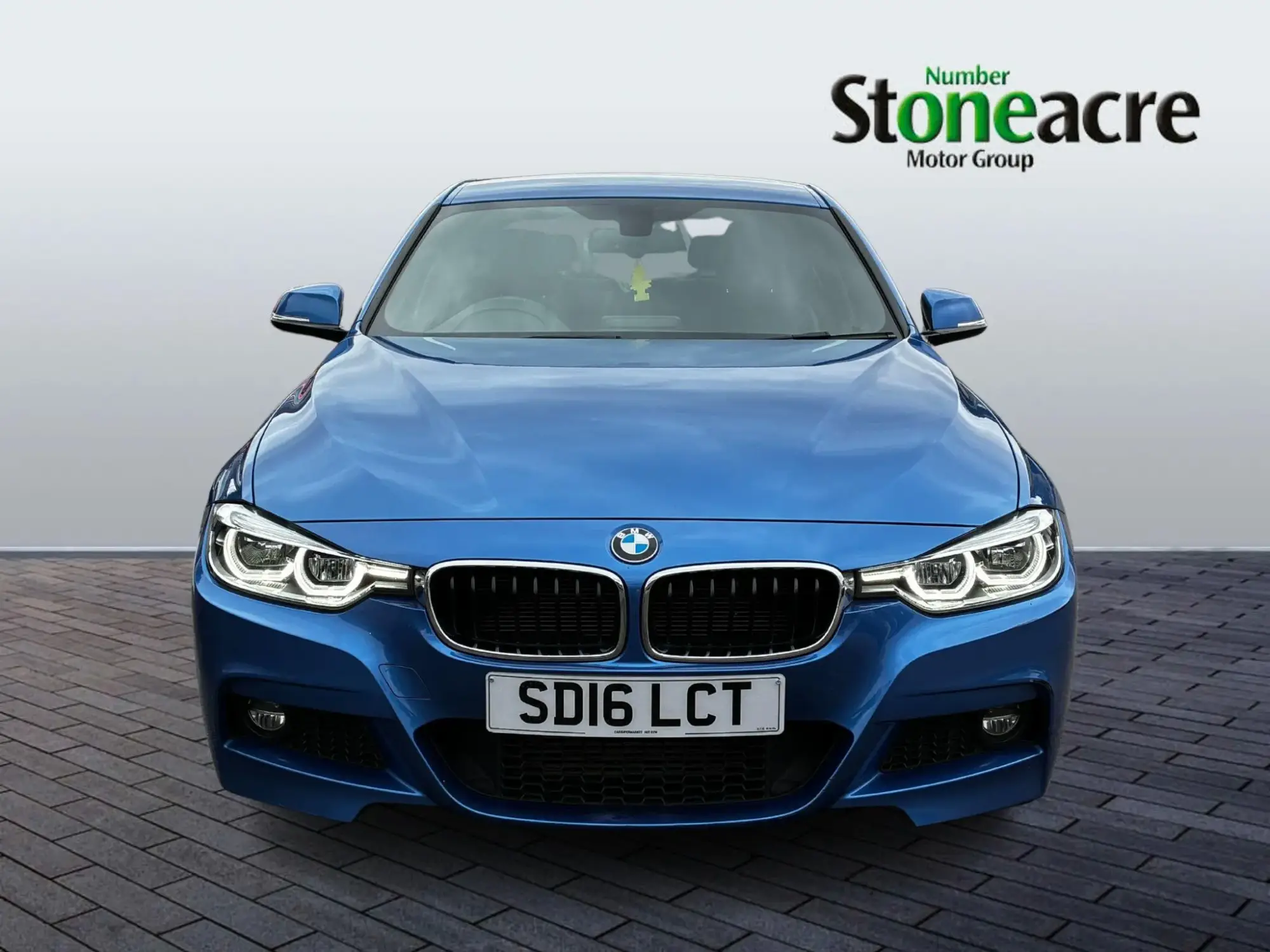 BMW 3 Series 320d xDrive M Sport Saloon JB09WAG Image 2