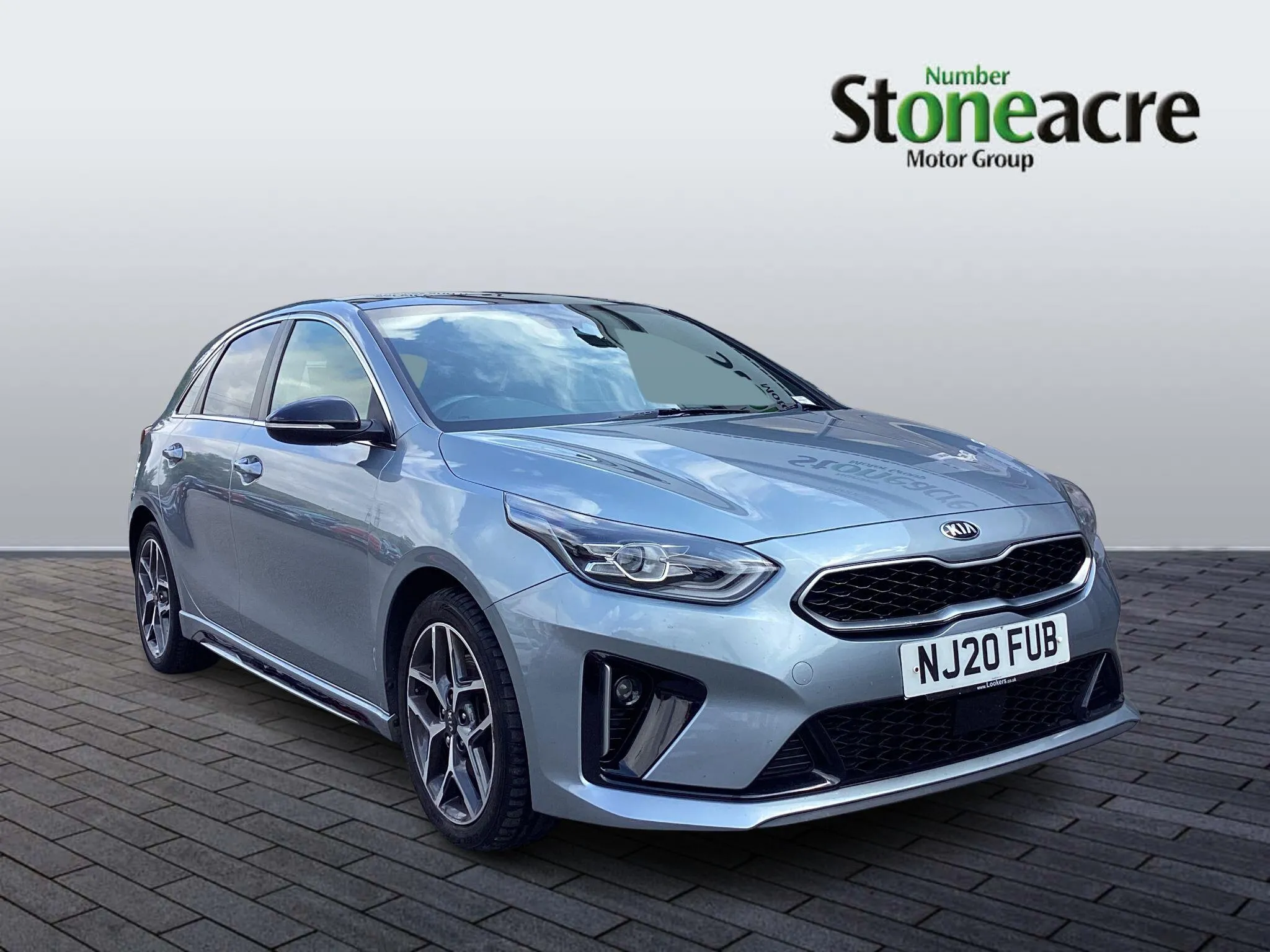 Kia Ceed listing photo