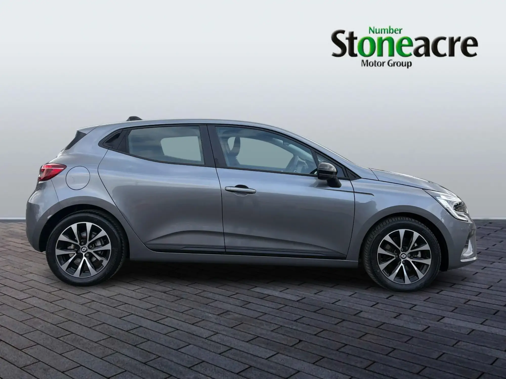 Renault Clio E-Tech Image 2