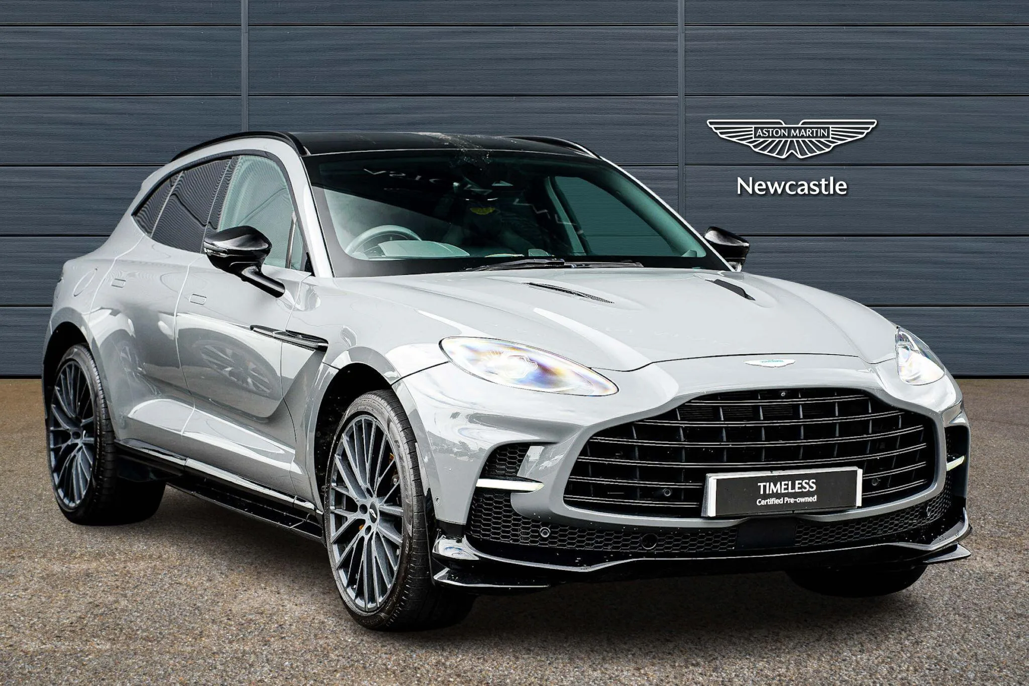 Aston Martin DBX
