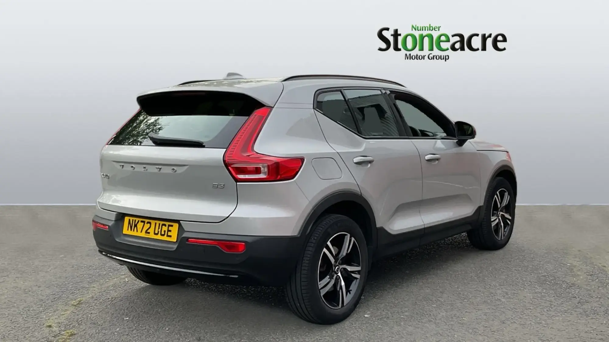 Volvo XC40 2.0 B3P Plus Dark 5dr Auto NK72UGE Image 2