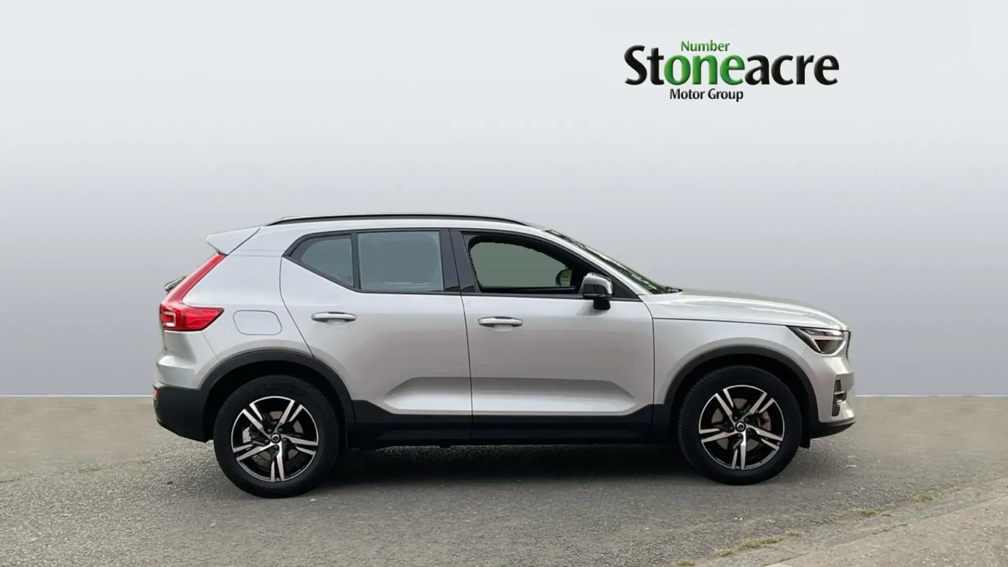 Volvo XC40 2.0 B3P Plus Dark 5dr Auto NK72UGE Image 3
